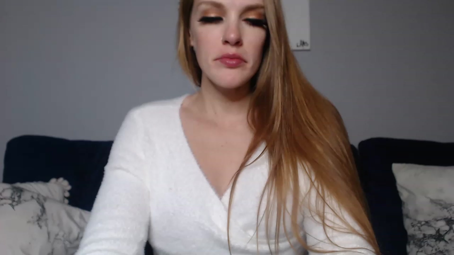 Gallery image thumbnail from NaughtyGinger's myfreecams stream on, 11/25/2022, 02:29 image 2 of 20