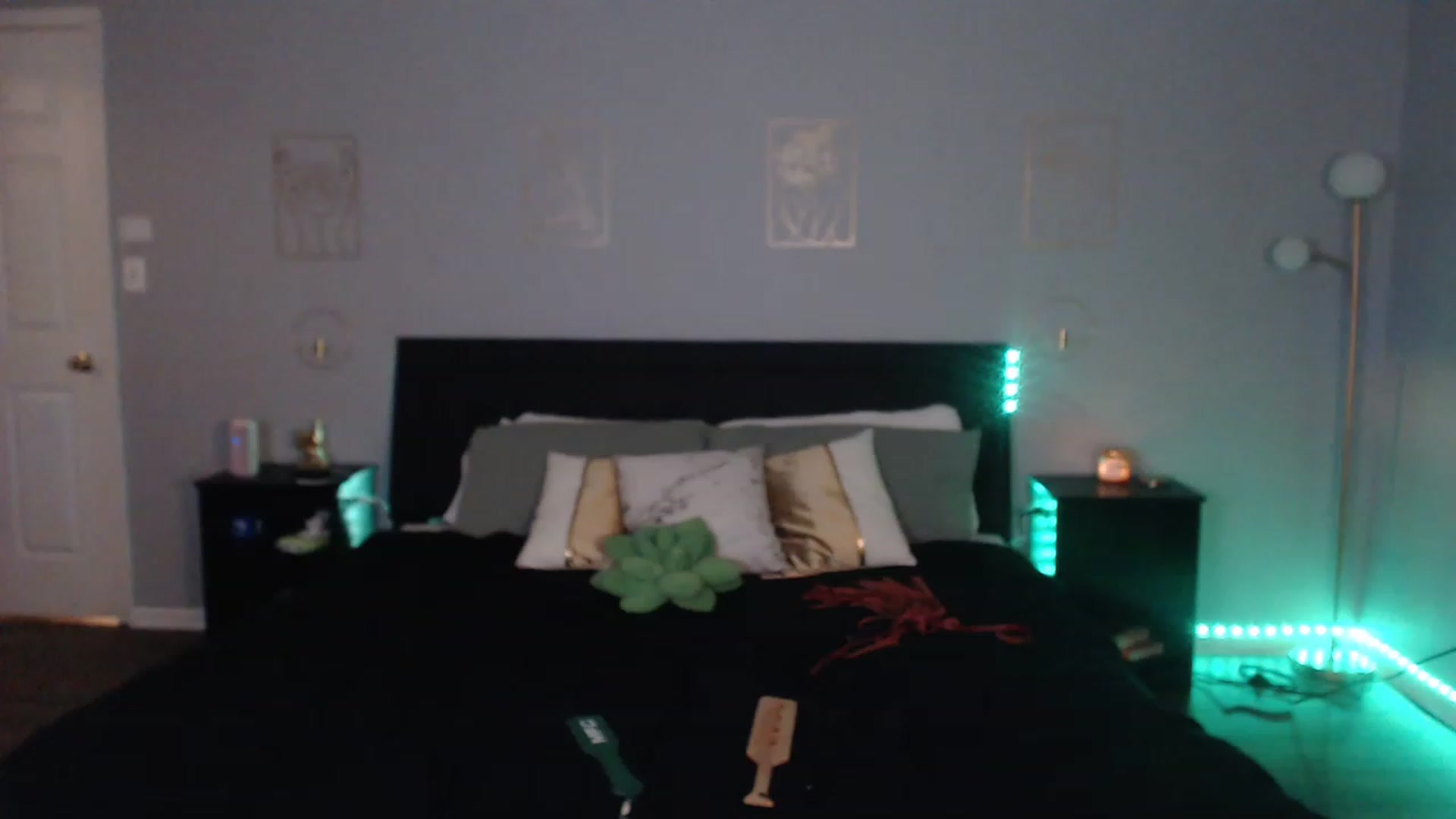 Gallery image thumbnail from NaughtyGinger's myfreecams stream on, 02/26/2023, 08:08 image 10 of 20