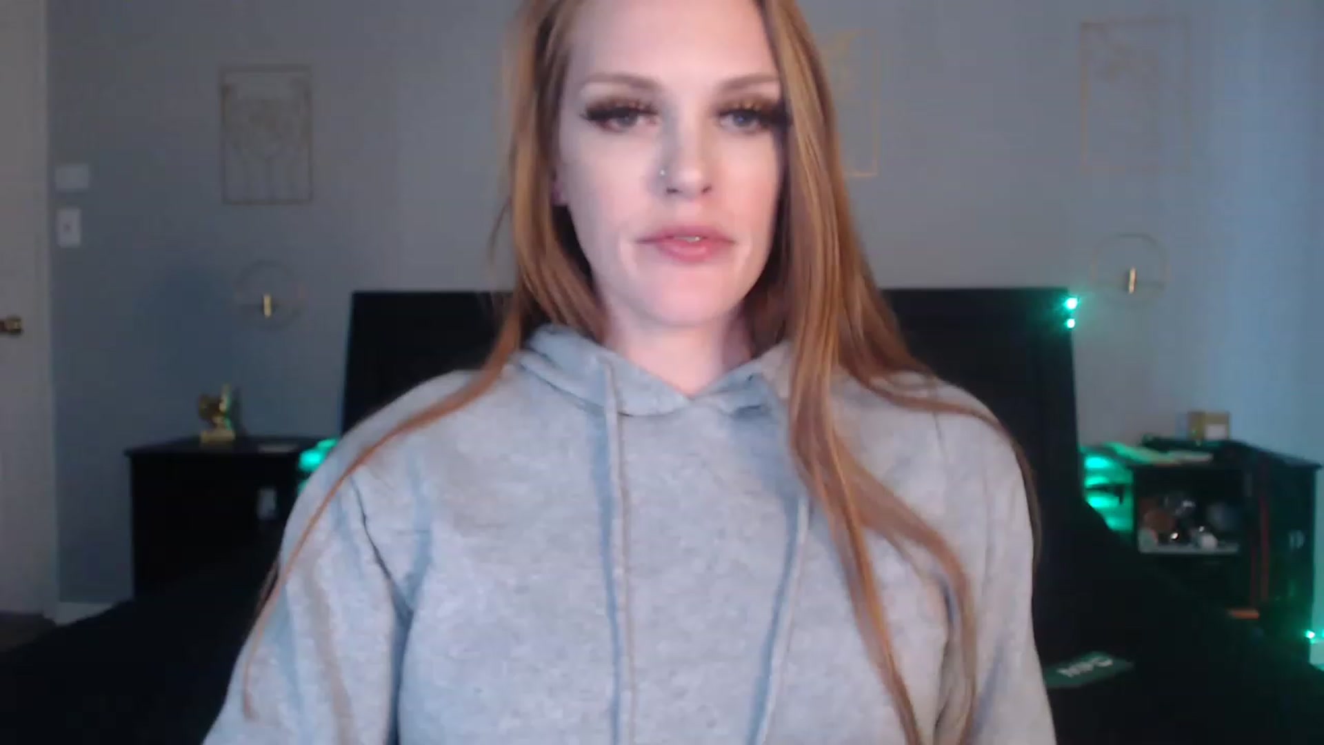 Gallery image thumbnail from NaughtyGinger's myfreecams stream on, 03/20/2023, 13:10 image 1 of 20