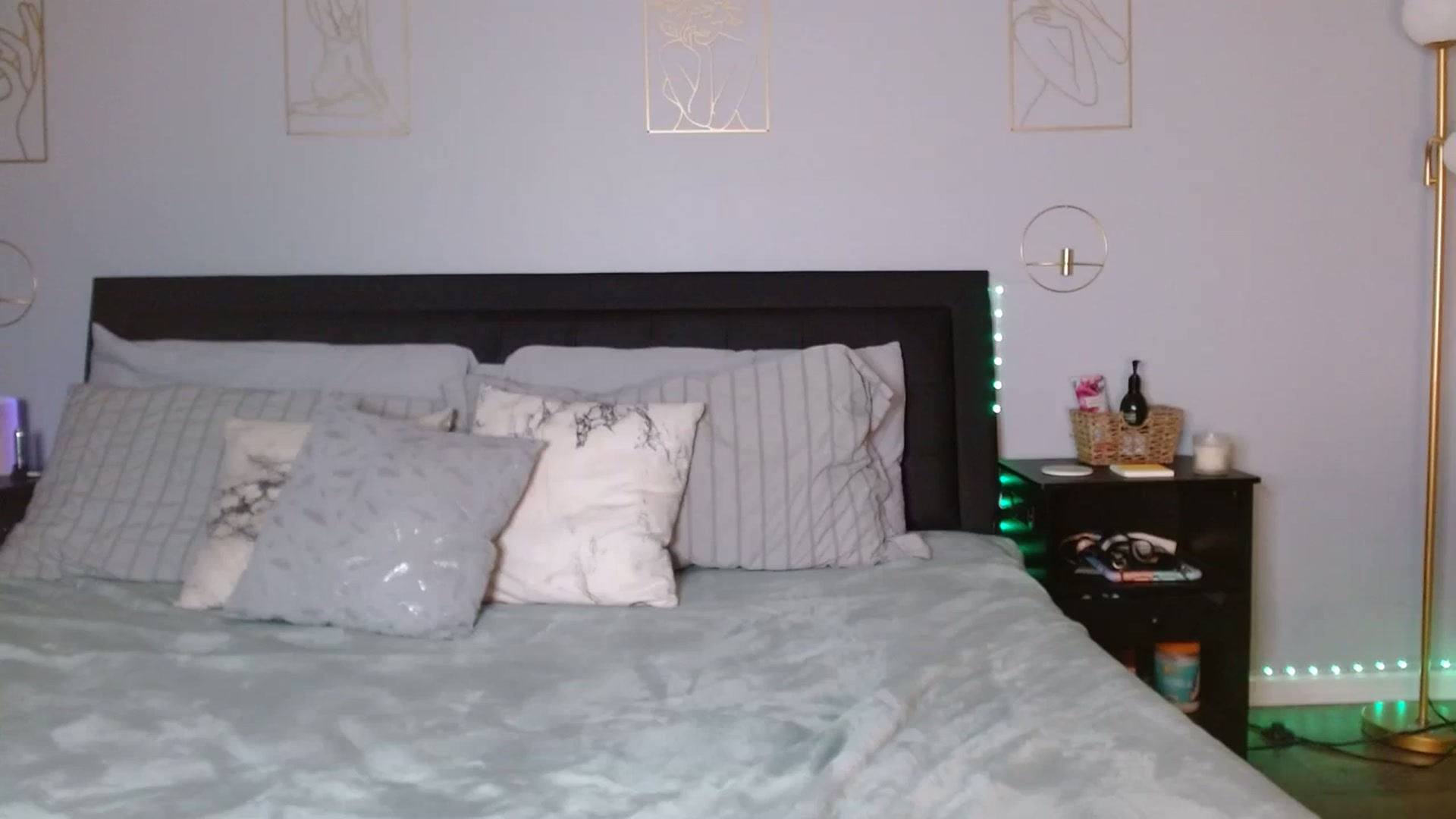 Gallery image thumbnail from NaughtyGinger's myfreecams stream on, 01/02/2024, 05:08 image 17 of 20