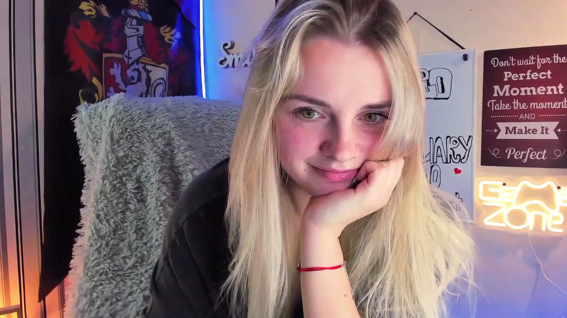 Gallery image thumbnail from NaughtyKitten's myfreecams stream on, 01/25/2024, 12:17 image 15 of 20