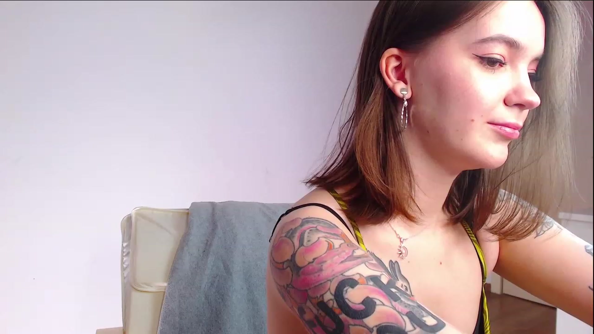 Gallery image thumbnail from NaughtyLoki's myfreecams stream on, 02/19/2023, 22:29 image 5 of 20