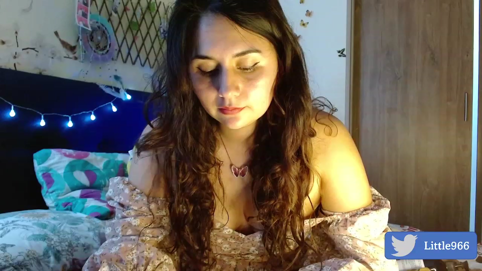 Gallery image thumbnail from NaughtySaraa's myfreecams stream on, 12/14/2022, 22:39 image 13 of 20