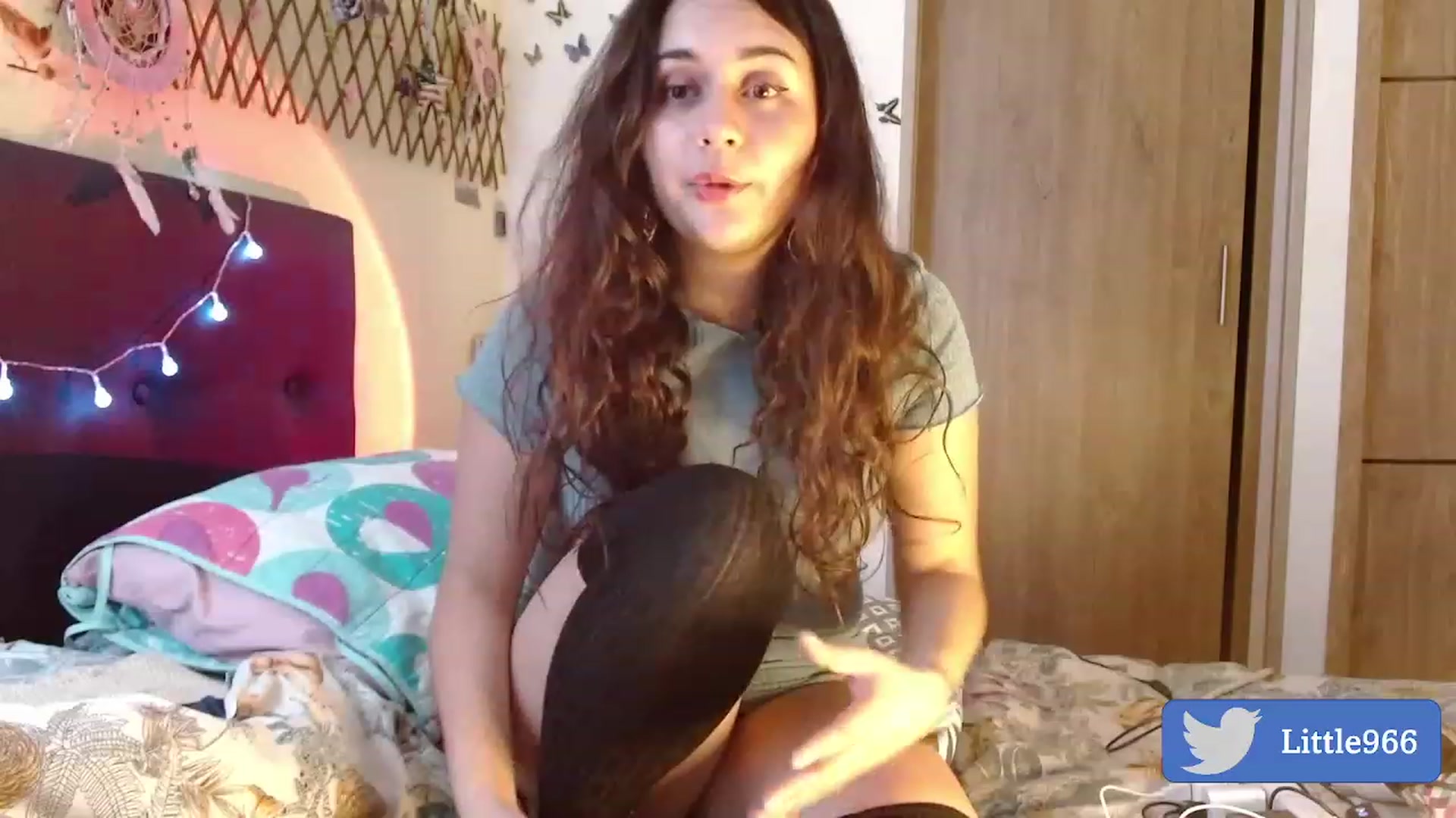 Gallery image thumbnail from NaughtySaraa's myfreecams stream on, 12/16/2022, 04:44 image 14 of 20