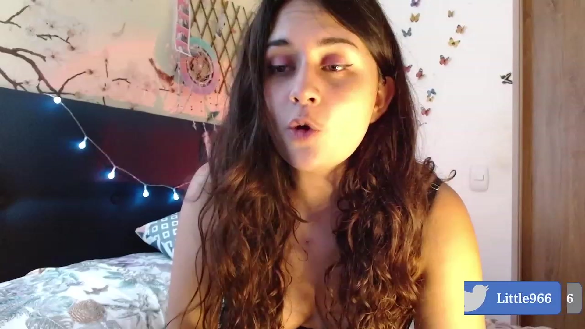 Gallery image thumbnail from NaughtySaraa's myfreecams stream on, 12/23/2022, 05:32 image 6 of 20