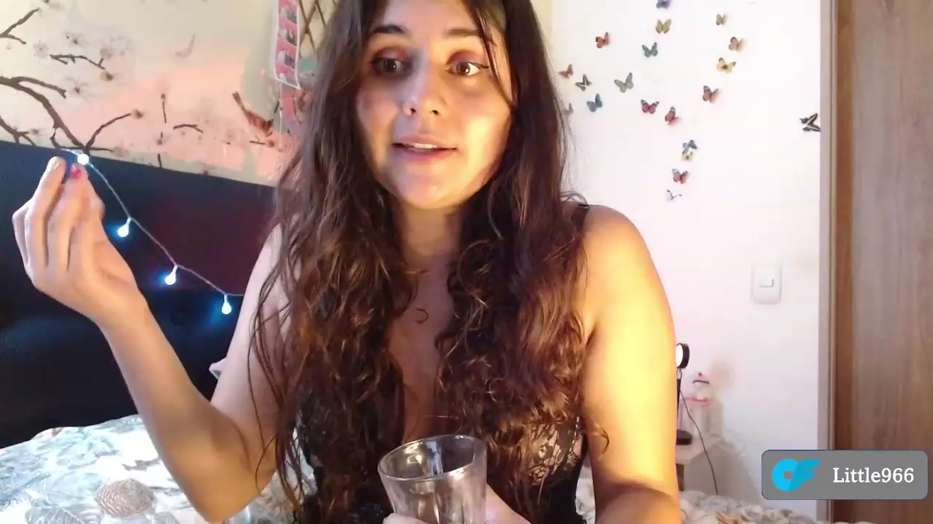 Gallery image thumbnail from NaughtySaraa's myfreecams stream on, 12/23/2022, 05:32 image 17 of 20