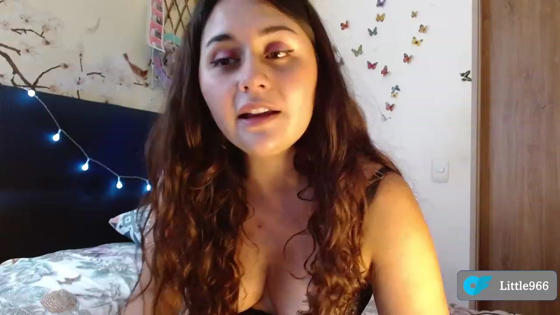 Gallery image thumbnail from NaughtySaraa's myfreecams stream on, 12/23/2022, 05:32 image 3 of 20