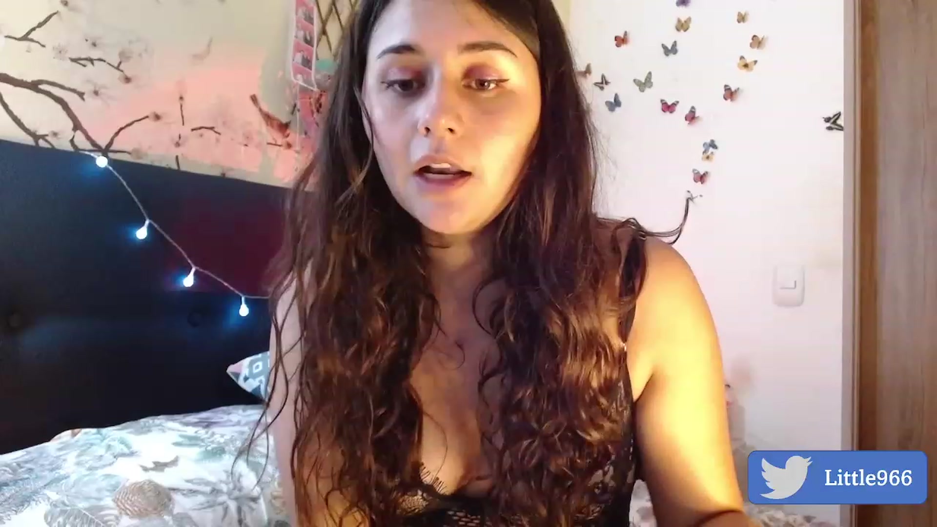 Gallery image thumbnail from NaughtySaraa's myfreecams stream on, 12/23/2022, 05:32 image 9 of 20