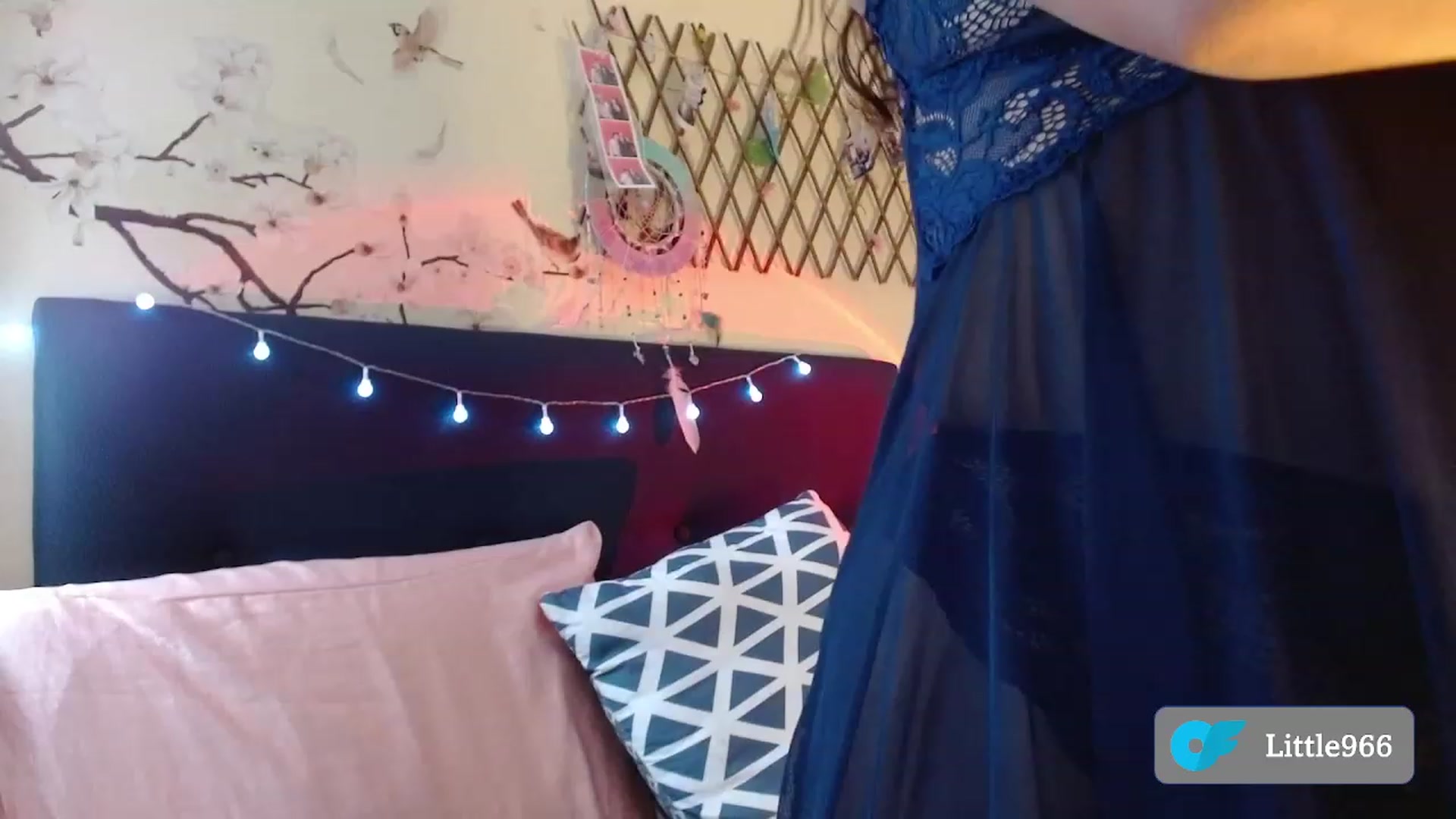 Gallery image thumbnail from NaughtySaraa's myfreecams stream on, 01/06/2023, 04:58 image 1 of 20