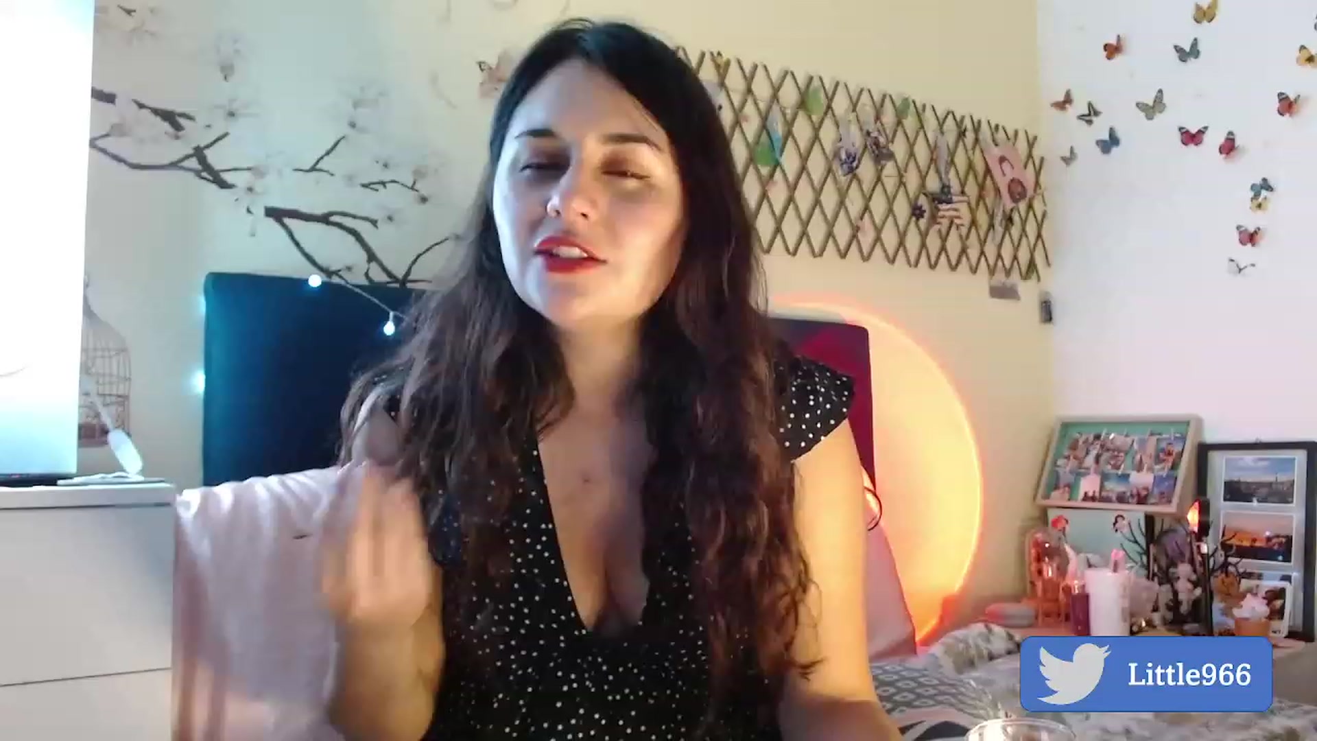 Gallery image thumbnail from NaughtySaraa's myfreecams stream on, 01/13/2023, 04:20 image 19 of 20