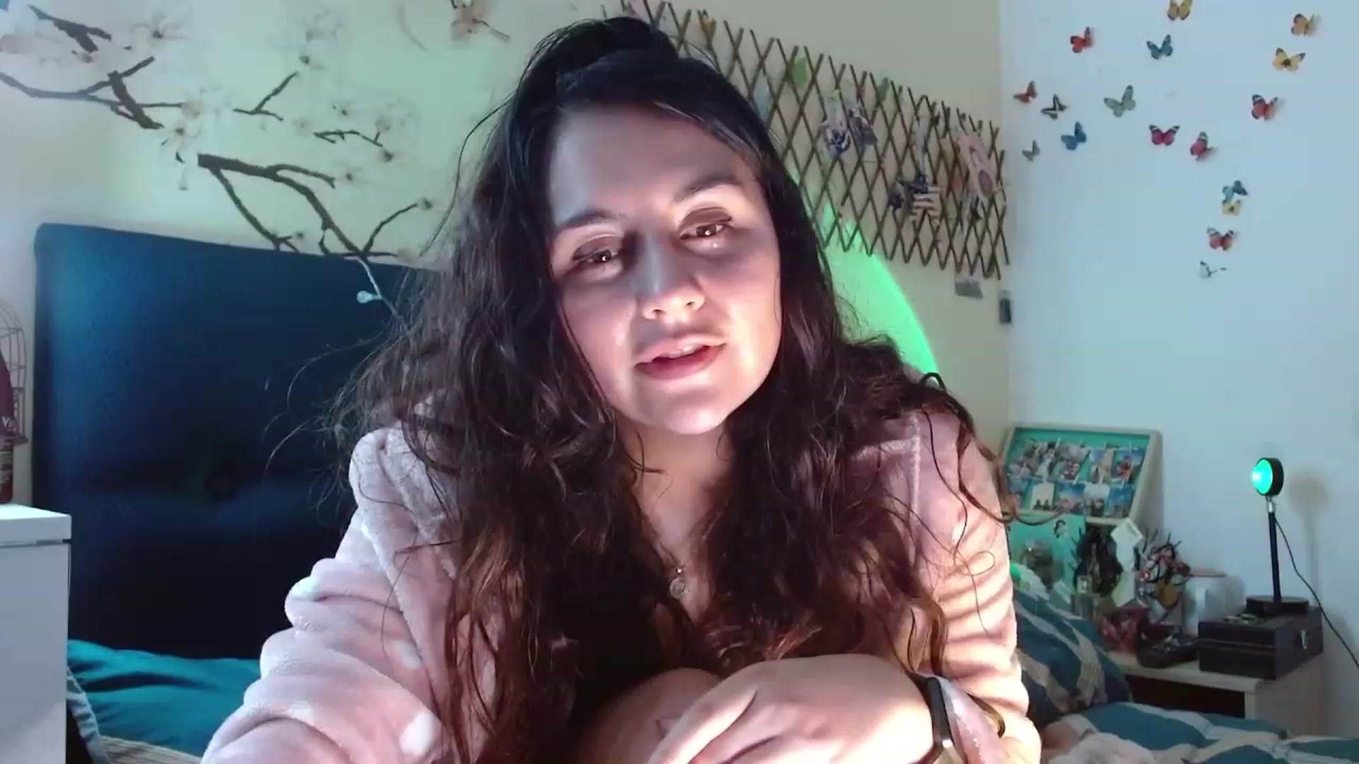 Gallery image thumbnail from NaughtySaraa's myfreecams stream on, 03/08/2023, 06:10 image 13 of 20