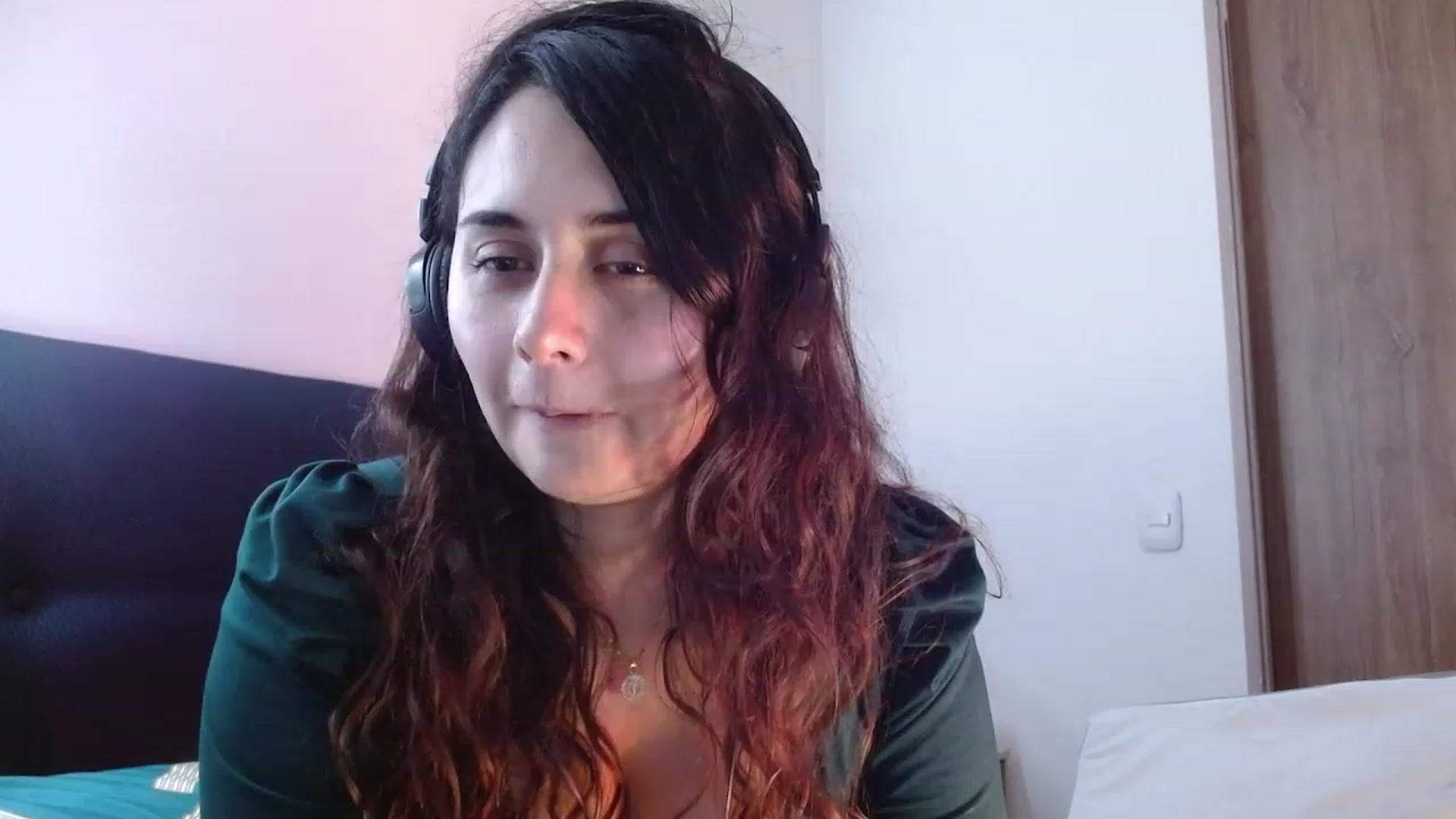 Gallery image thumbnail from NaughtySaraa's myfreecams stream on, 04/14/2023, 07:22 image 18 of 20