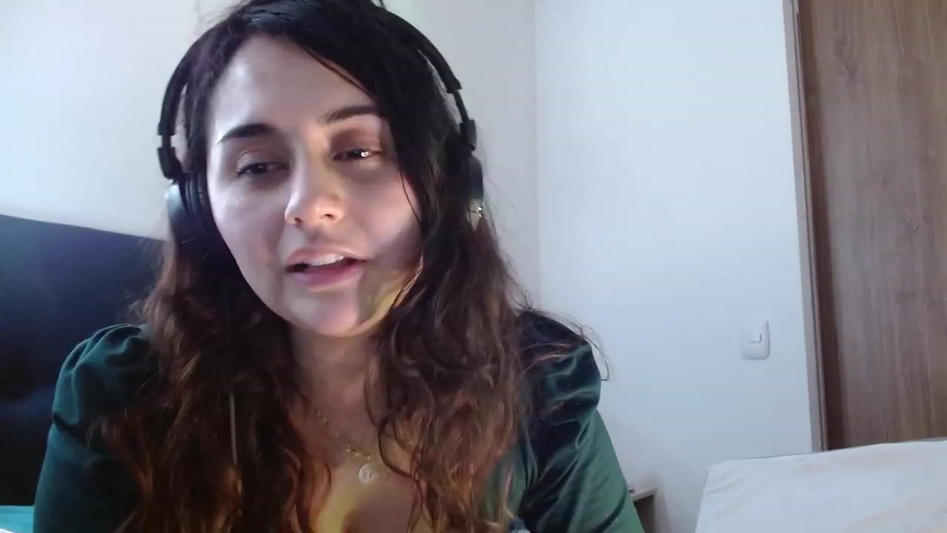 Gallery image thumbnail from NaughtySaraa's myfreecams stream on, 04/14/2023, 07:22 image 15 of 20