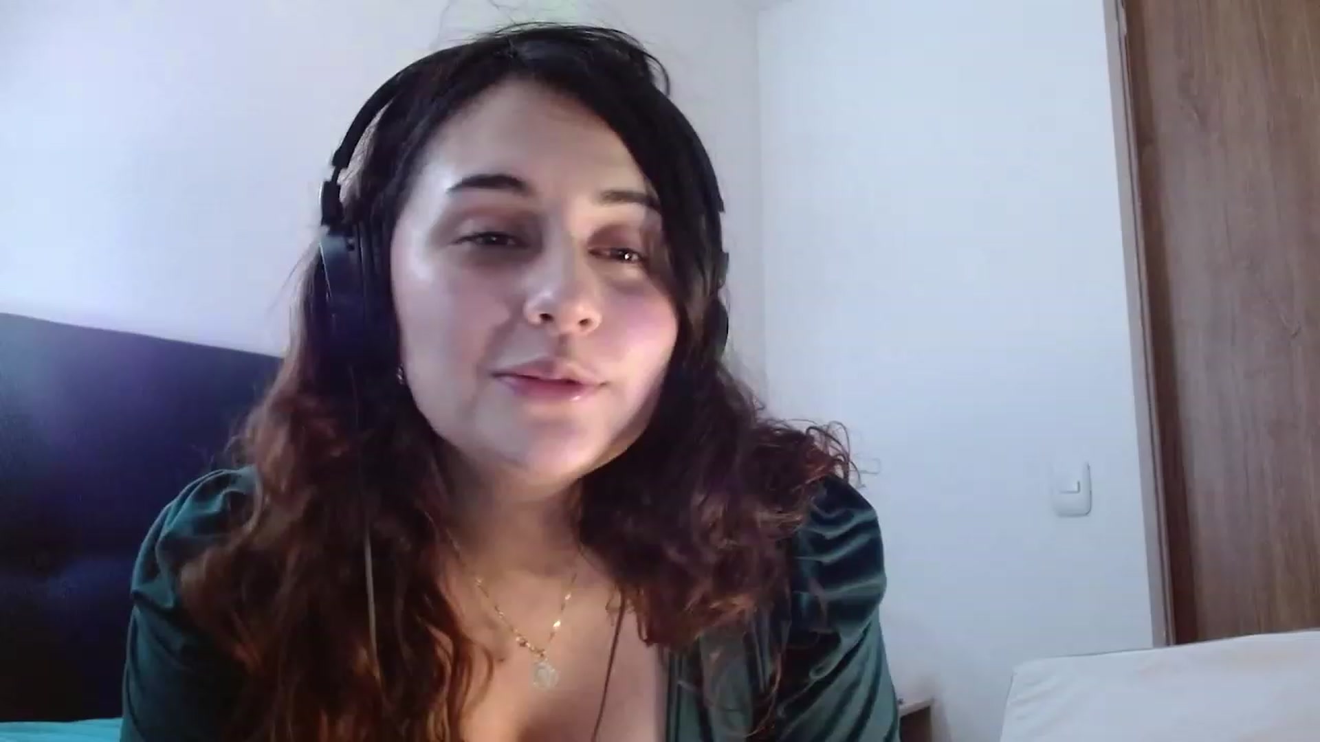 Gallery image thumbnail from NaughtySaraa's myfreecams stream on, 04/14/2023, 07:22 image 2 of 20