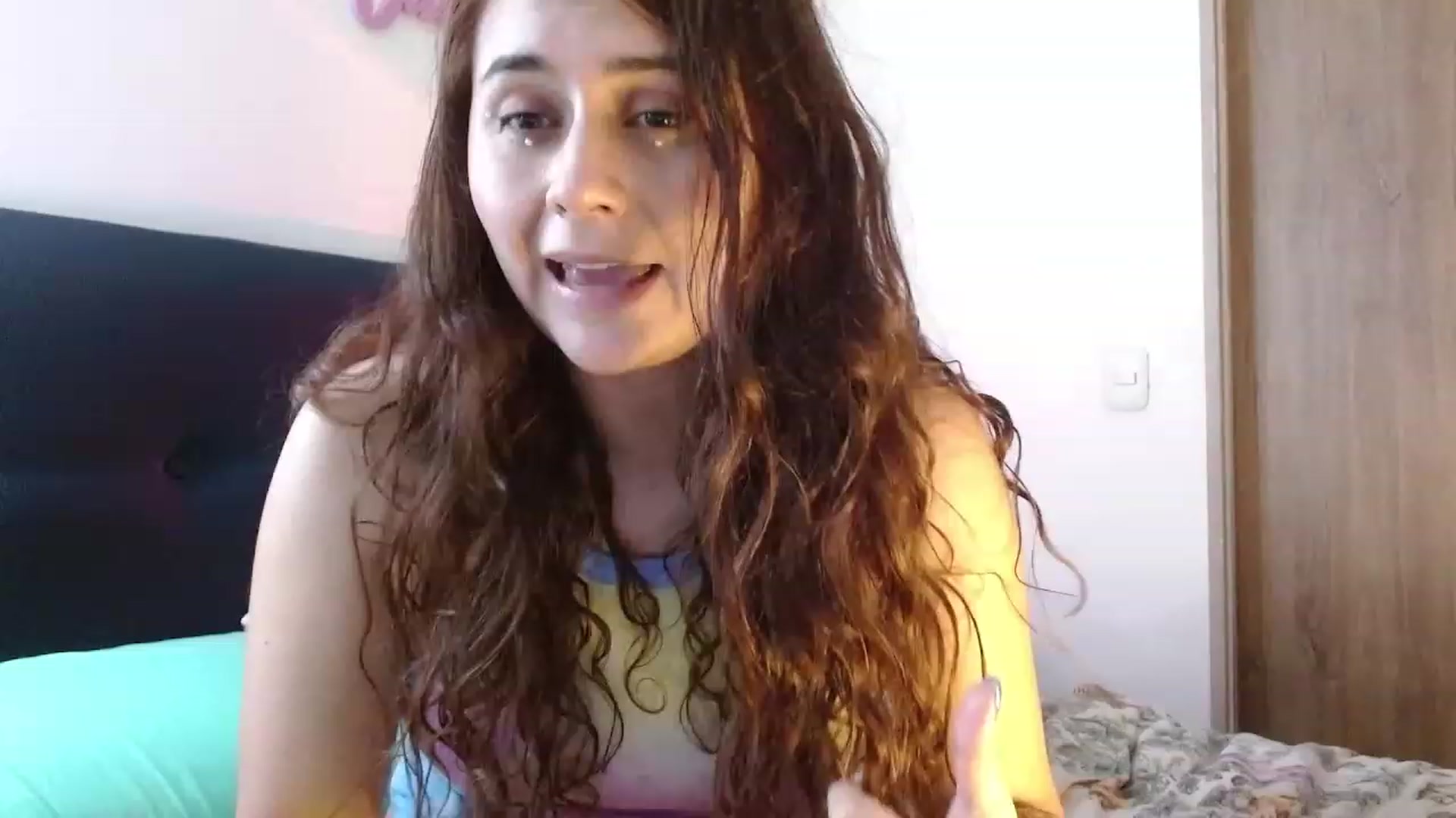 Gallery image thumbnail from NaughtySaraa's myfreecams stream on, 05/10/2023, 06:06 image 2 of 20