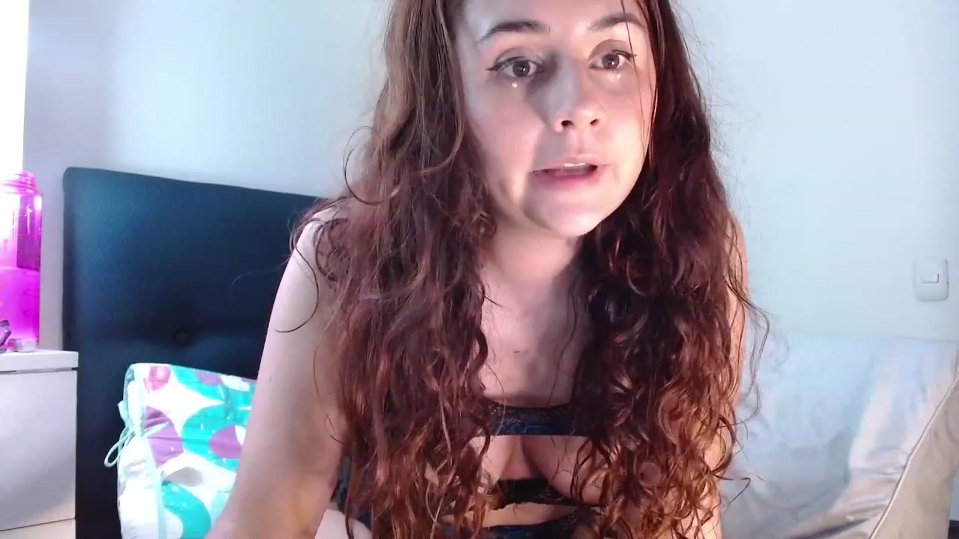 Gallery image thumbnail from NaughtySaraa's myfreecams stream on, 06/01/2023, 03:57 image 19 of 20