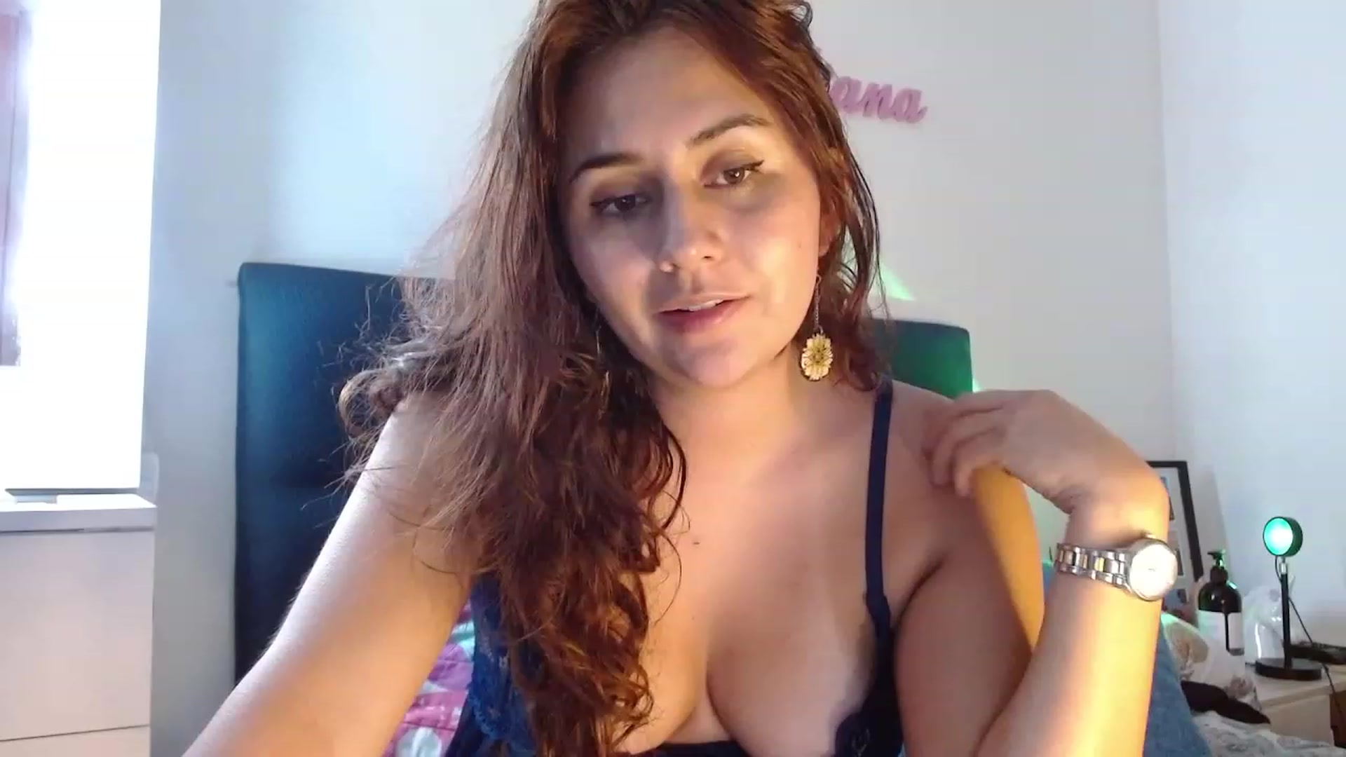 Gallery image thumbnail from NaughtySaraa's myfreecams stream on, 06/12/2023, 05:44 image 1 of 20