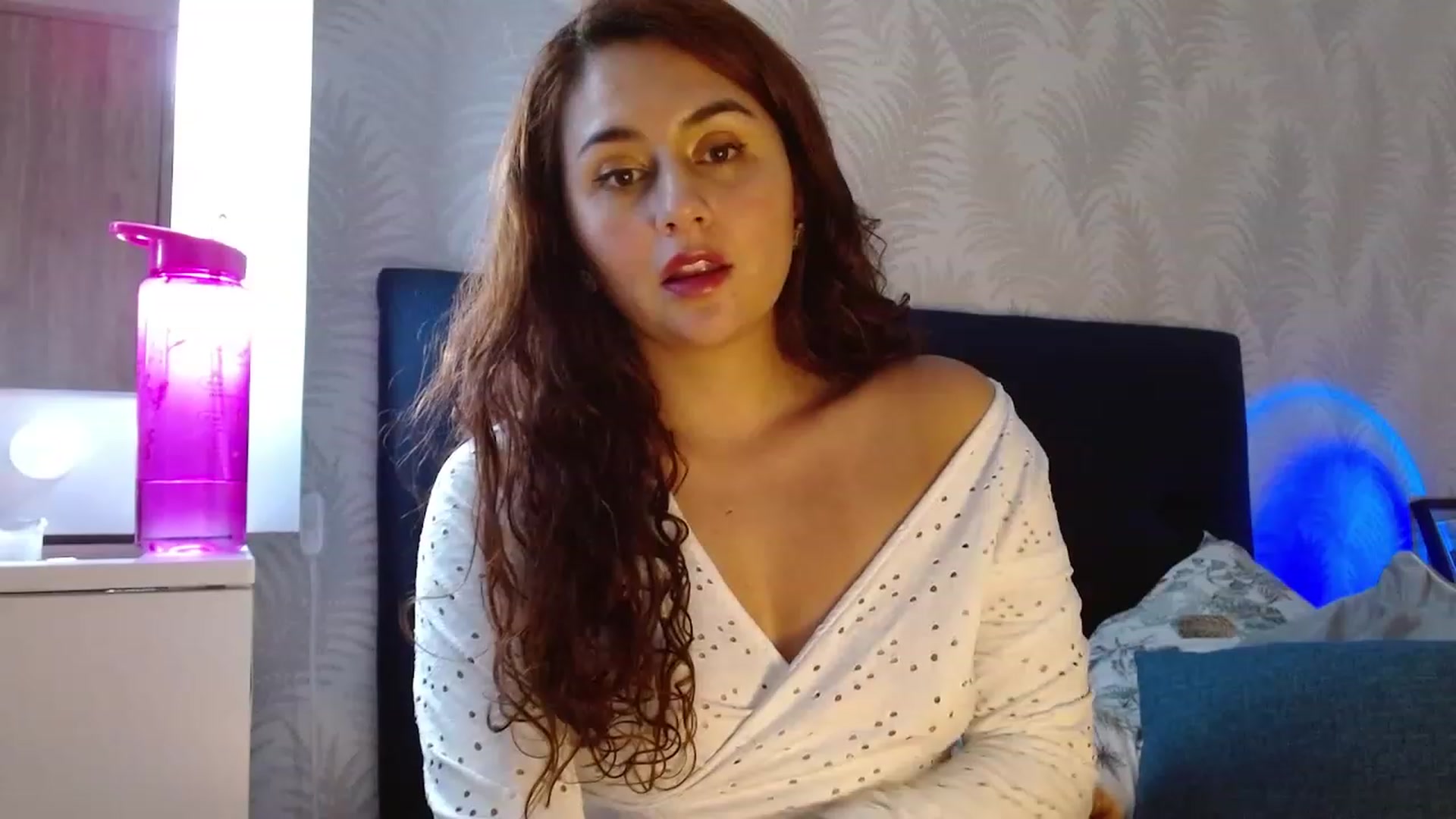 Gallery image thumbnail from NaughtySaraa's myfreecams stream on, 09/14/2023, 05:50 image 12 of 20