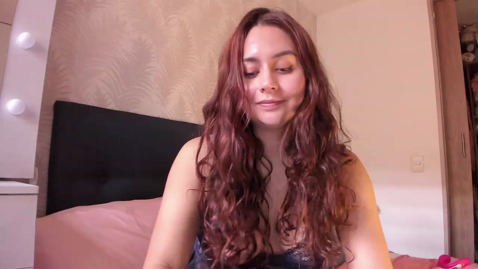 Gallery image thumbnail from NaughtySaraa's myfreecams stream on, 09/20/2023, 17:43 image 1 of 20