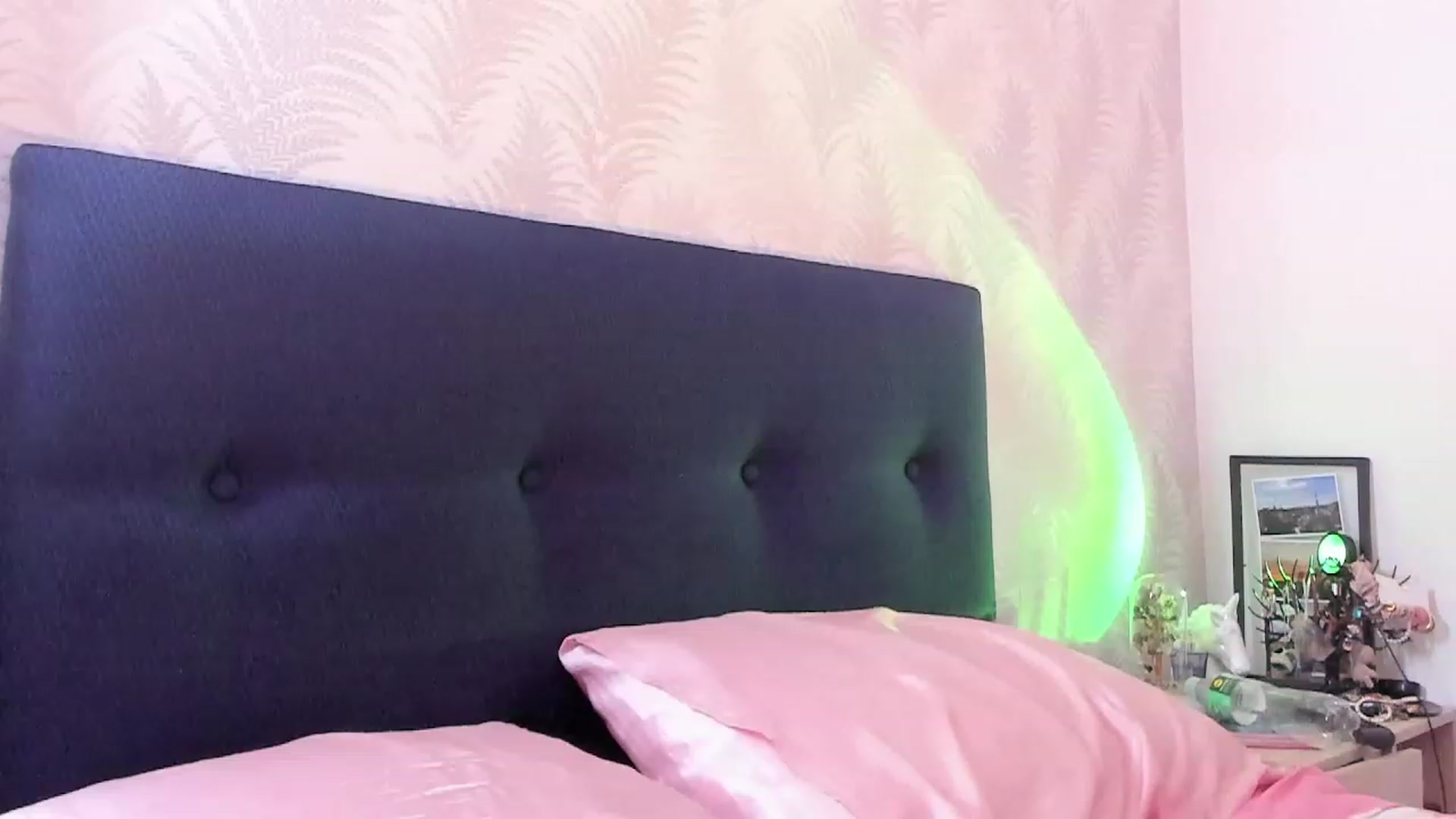 Gallery image thumbnail from NaughtySaraa's myfreecams stream on, 10/07/2023, 06:28 image 10 of 20