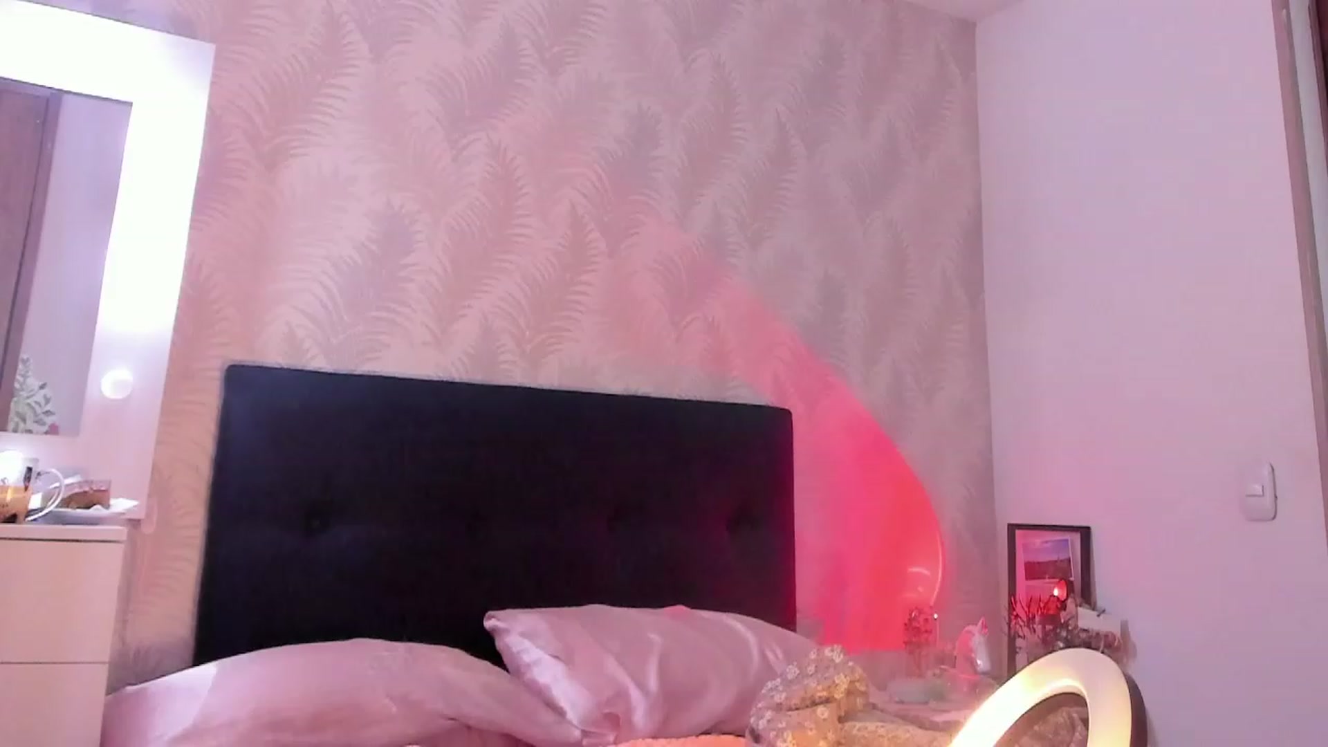 Gallery image thumbnail from NaughtySaraa's myfreecams stream on, 10/07/2023, 06:28 image 16 of 20