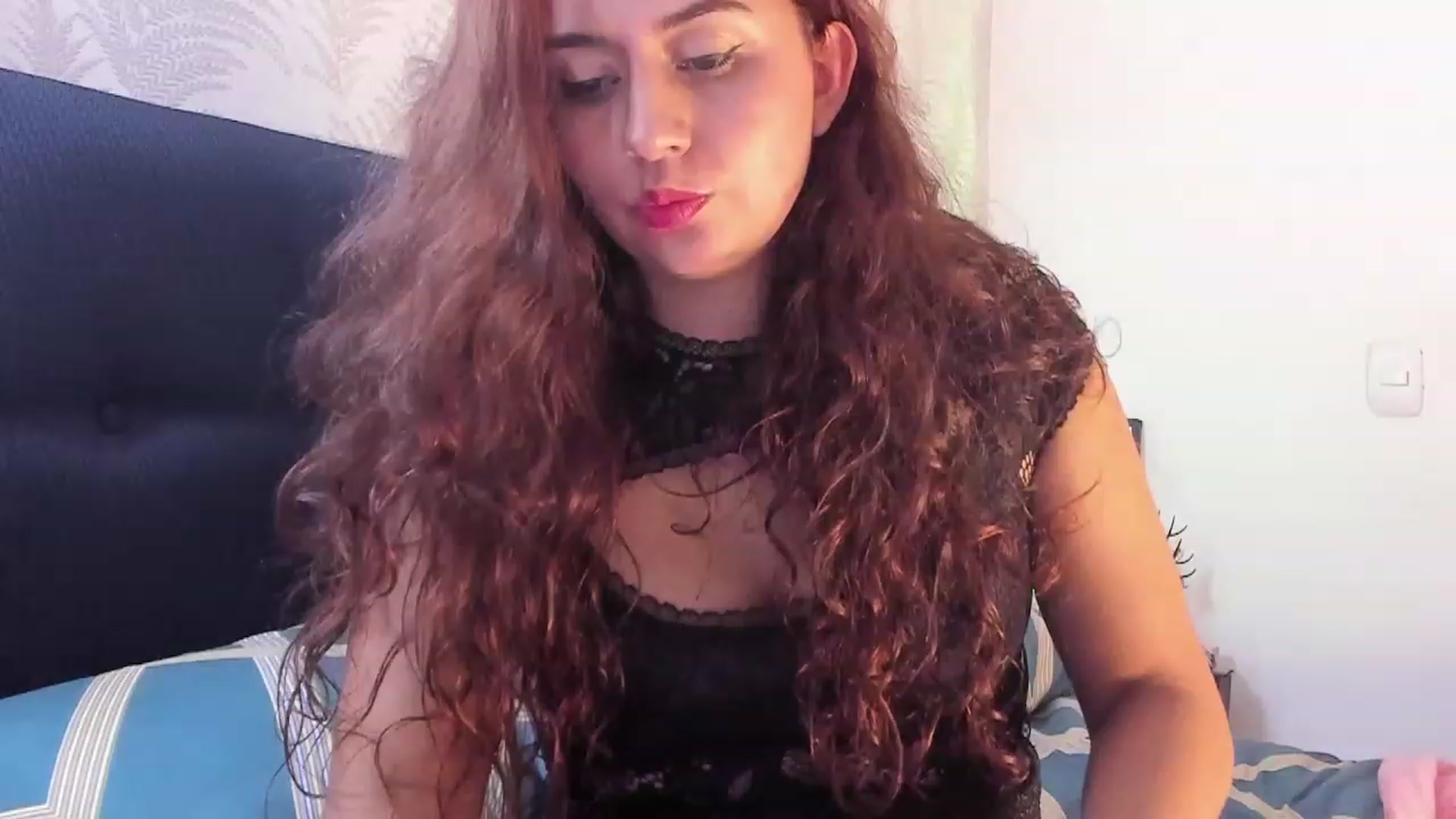 Gallery image thumbnail from NaughtySaraa's myfreecams stream on, 10/24/2023, 04:43 image 15 of 20