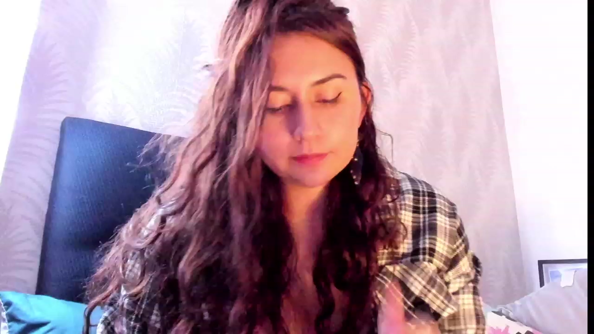 Gallery image thumbnail from NaughtySaraa's myfreecams stream on, 11/11/2023, 06:49 image 18 of 20