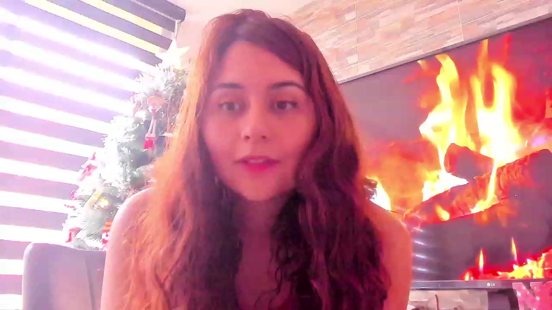 Gallery image thumbnail from NaughtySaraa's myfreecams stream on, 11/24/2023, 18:14 image 15 of 20