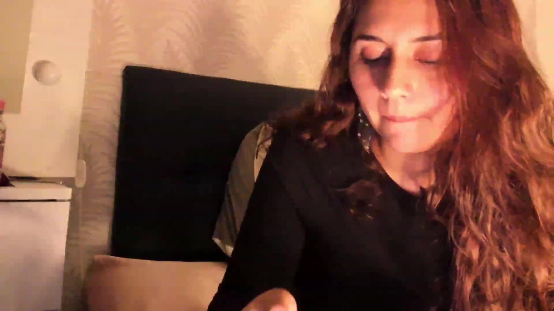 Gallery image thumbnail from NaughtySaraa's myfreecams stream on, 11/28/2023, 05:58 image 15 of 20
