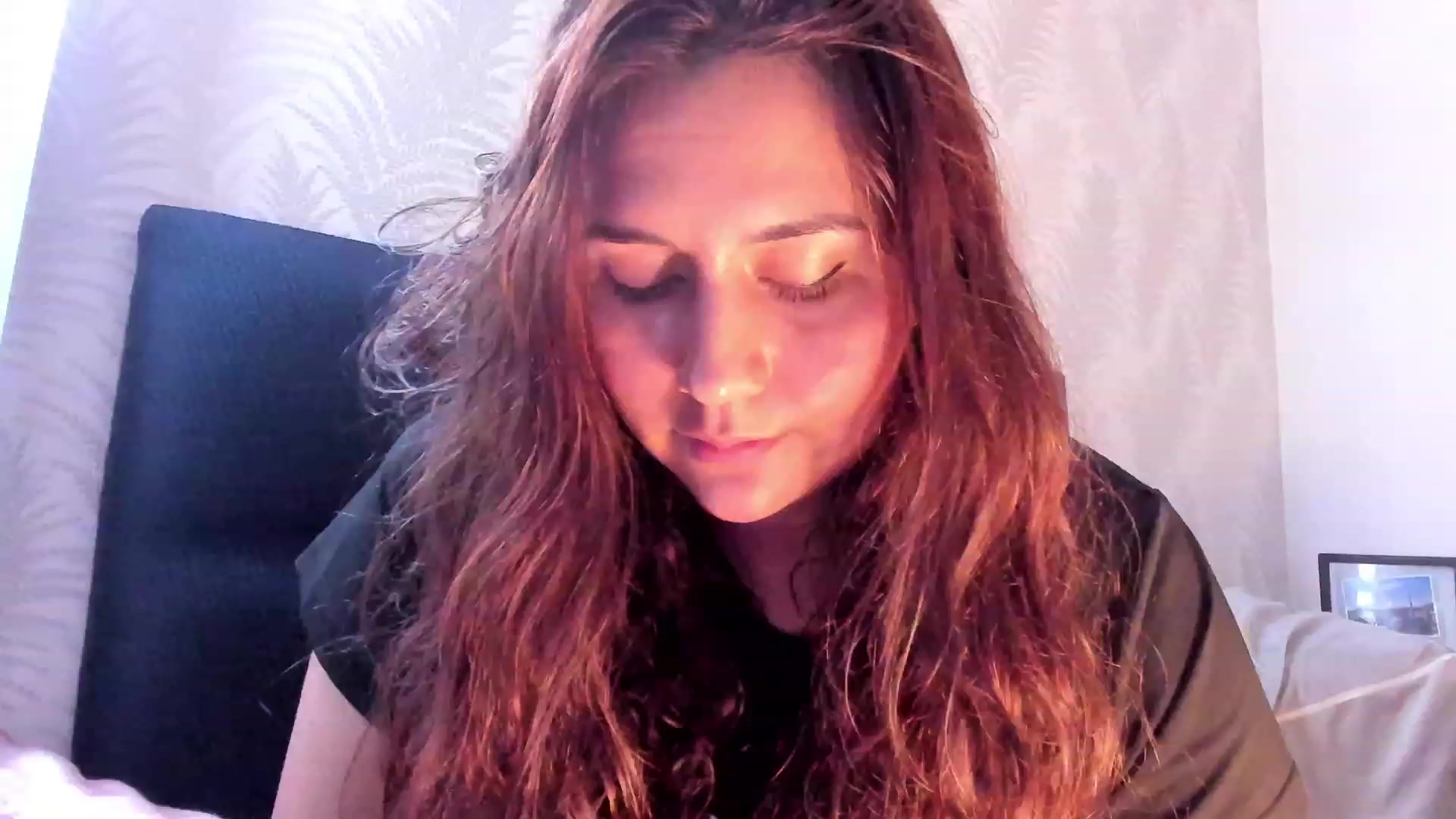 Gallery image thumbnail from NaughtySaraa's myfreecams stream on, 11/29/2023, 05:30 image 17 of 20