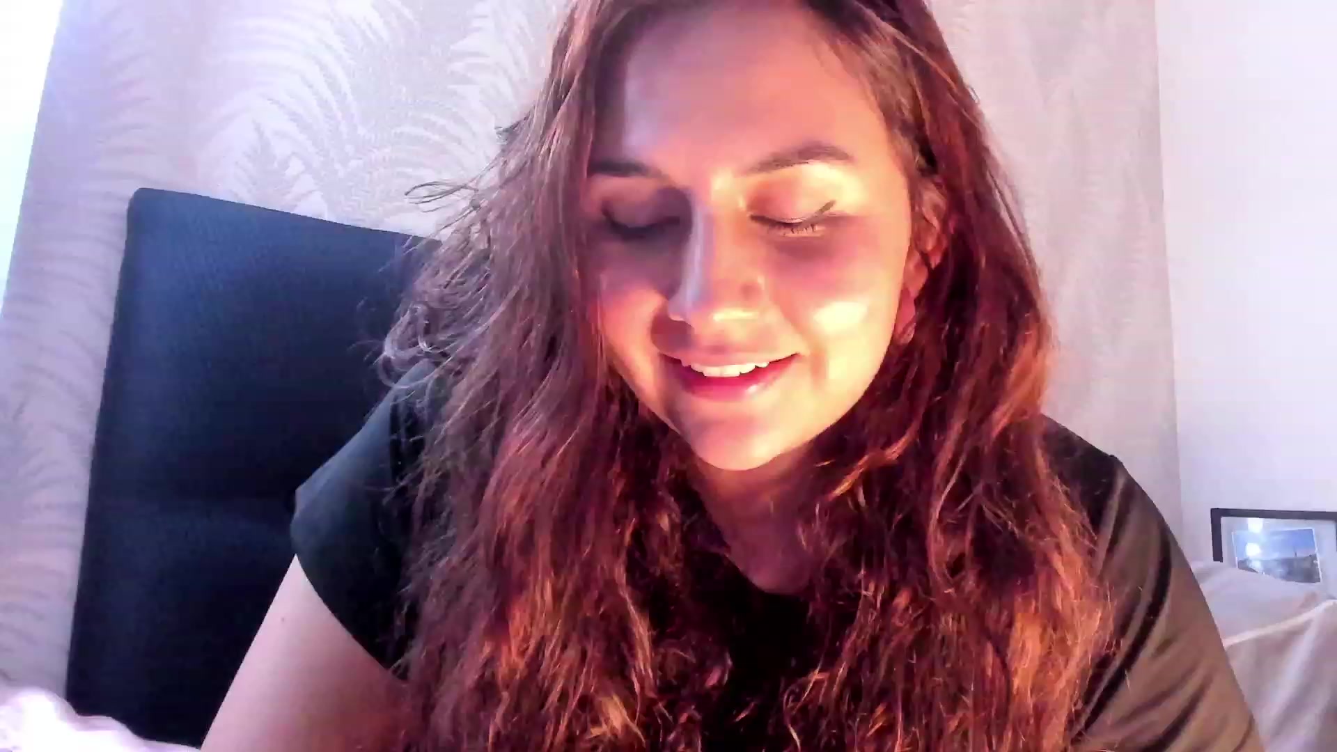 Gallery image thumbnail from NaughtySaraa's myfreecams stream on, 11/29/2023, 05:30 image 19 of 20