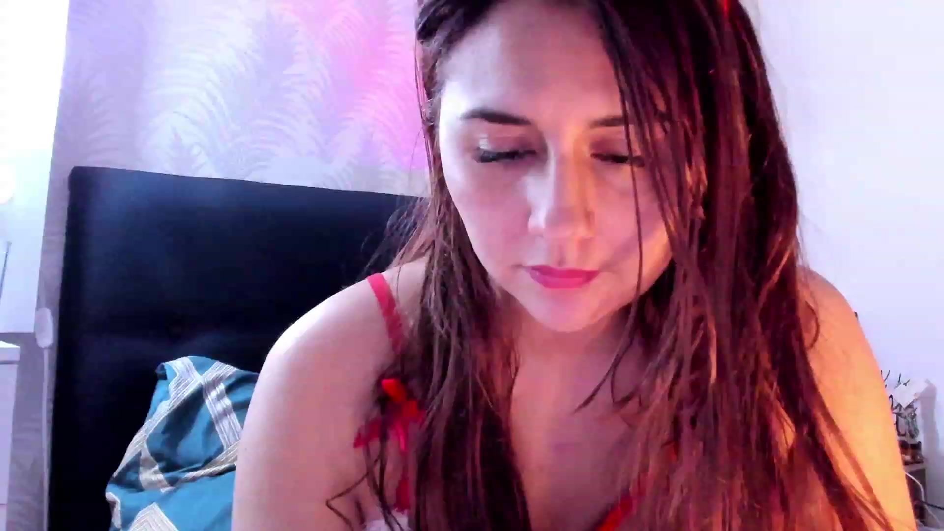 Gallery image thumbnail from NaughtySaraa's myfreecams stream on, 12/28/2023, 04:53 image 19 of 20