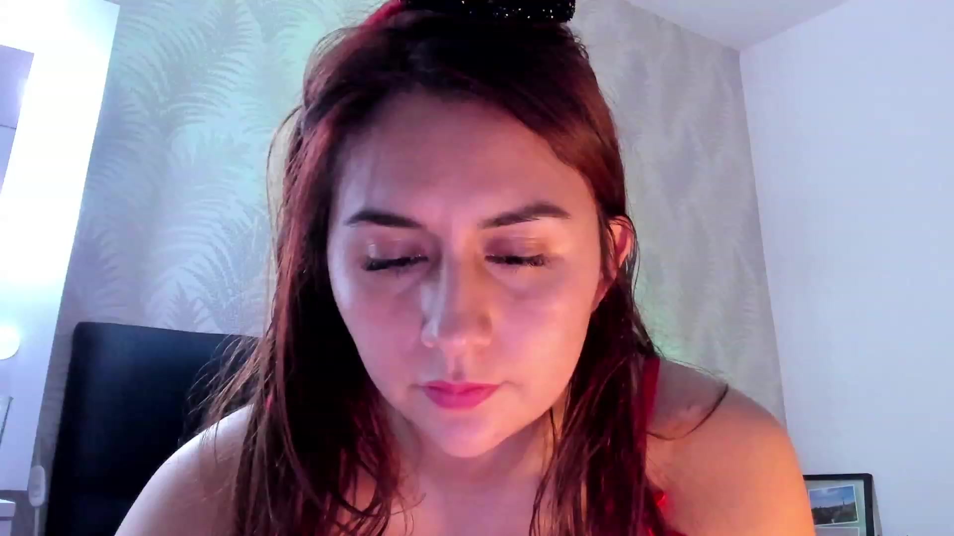 Gallery image thumbnail from NaughtySaraa's myfreecams stream on, 12/28/2023, 04:53 image 15 of 20