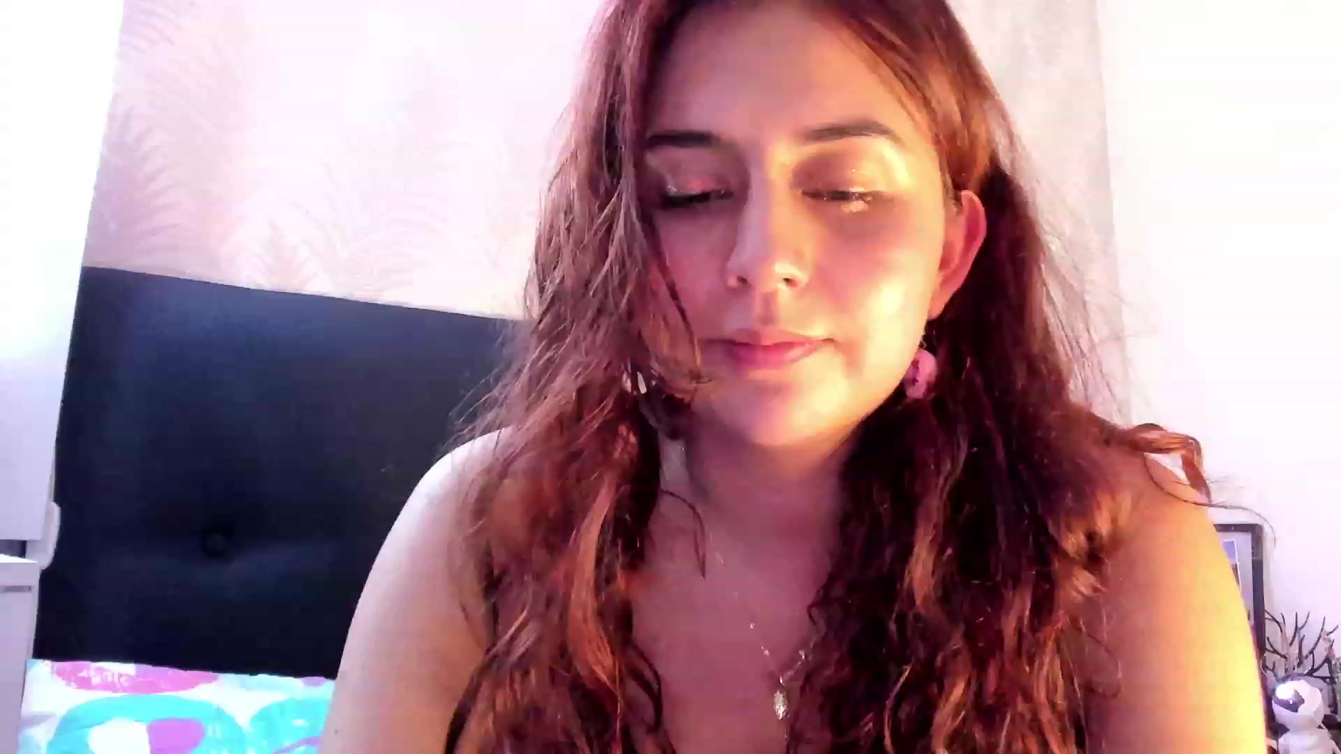 Gallery image thumbnail from NaughtySaraa's myfreecams stream on, 01/05/2024, 06:26 image 6 of 20