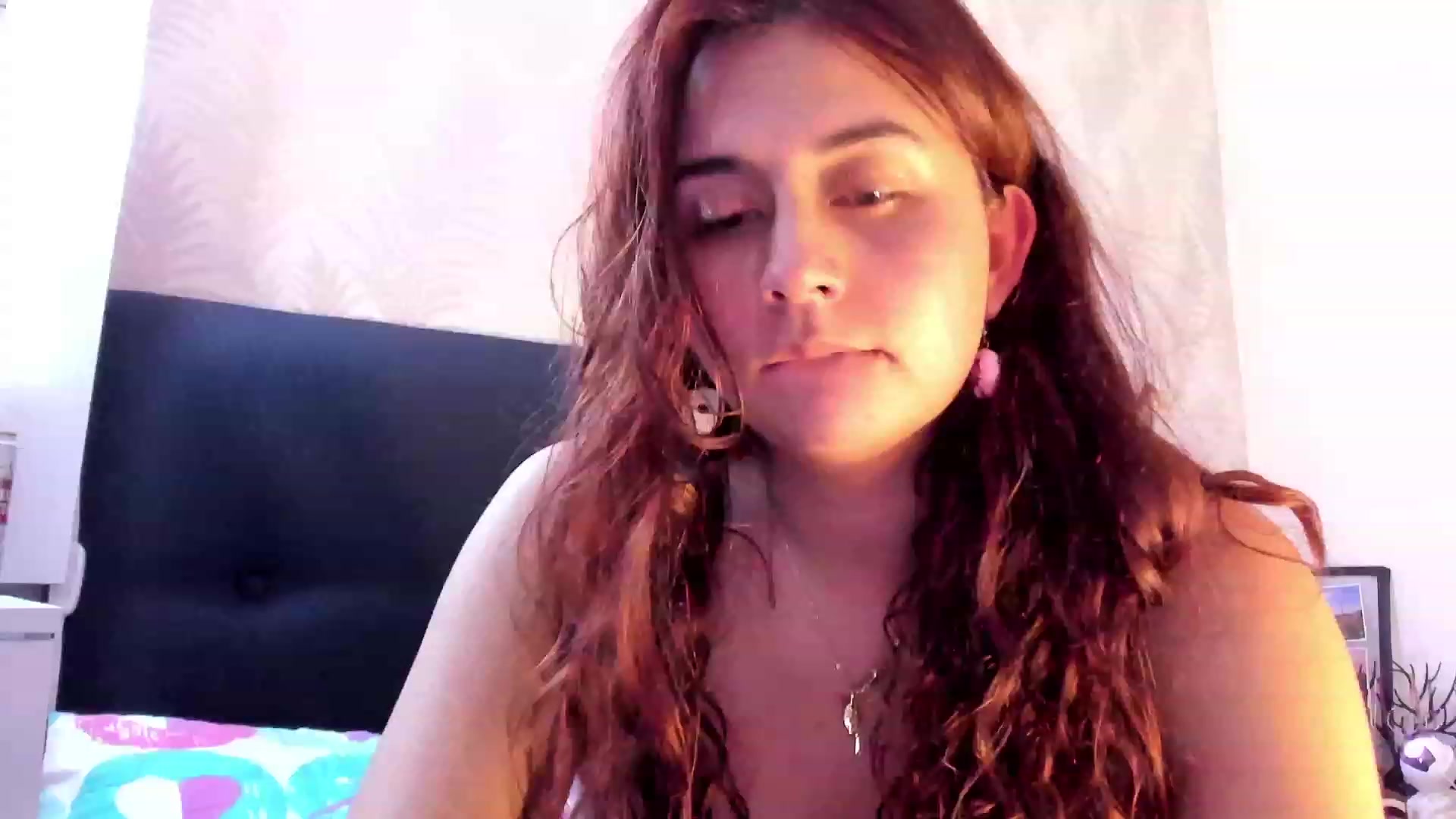 Gallery image thumbnail from NaughtySaraa's myfreecams stream on, 01/05/2024, 06:26 image 16 of 20