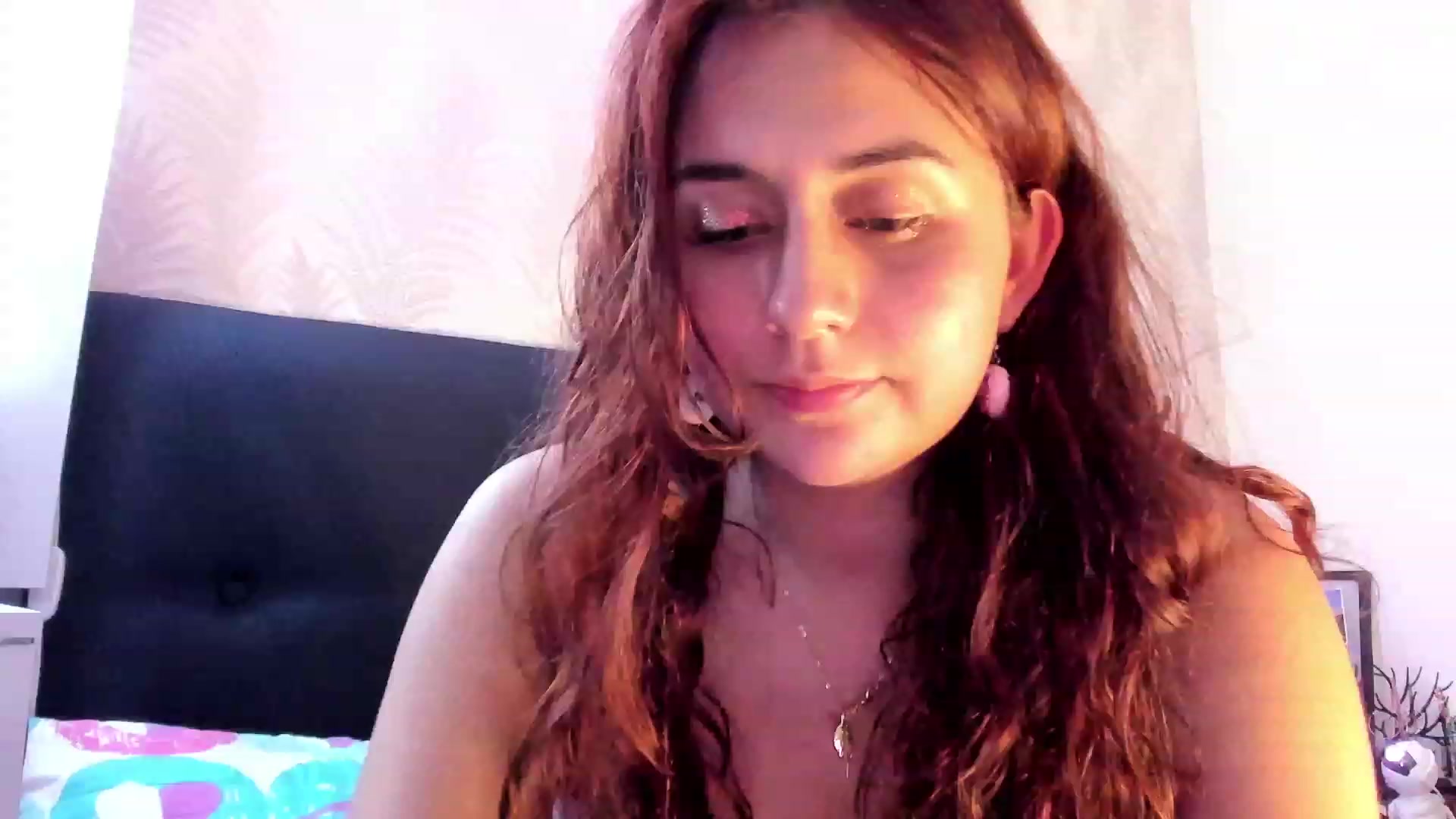Gallery image thumbnail from NaughtySaraa's myfreecams stream on, 01/05/2024, 06:26 image 9 of 20