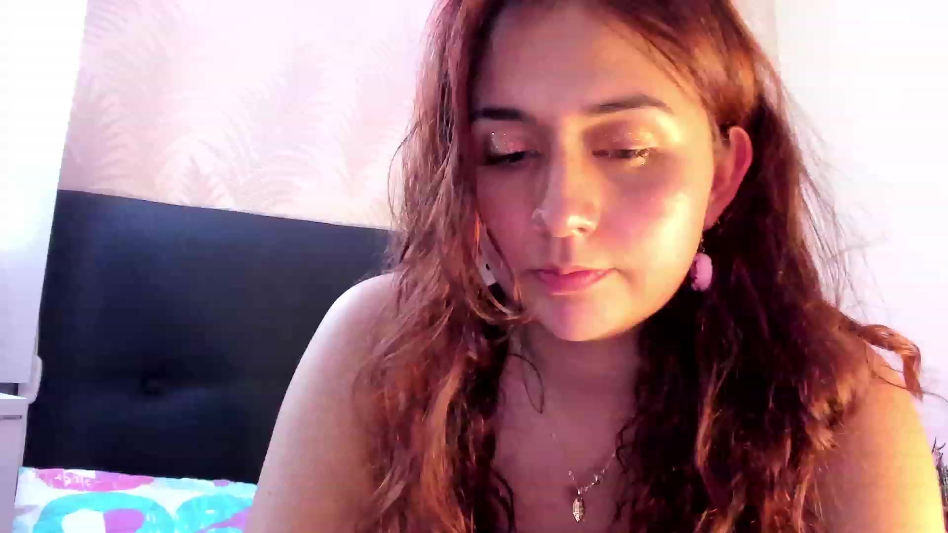 Gallery image thumbnail from NaughtySaraa's myfreecams stream on, 01/05/2024, 06:26 image 11 of 20