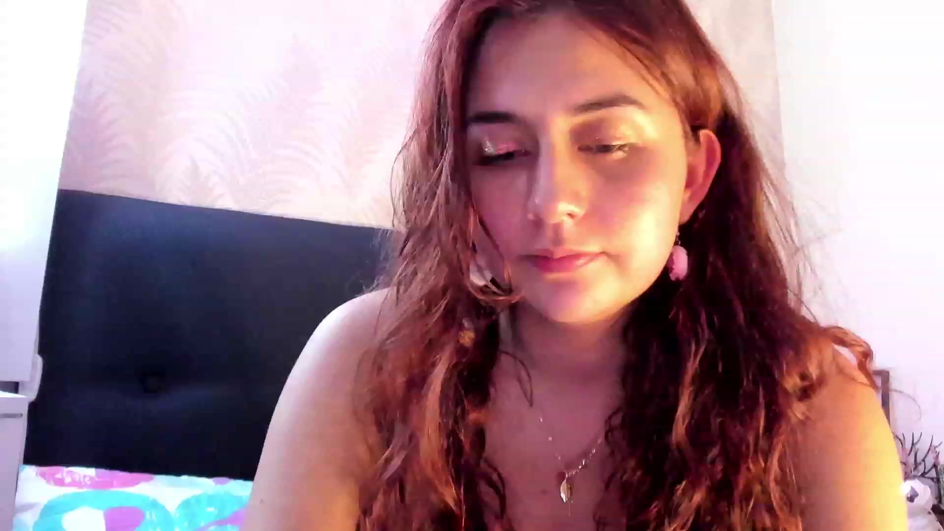 Gallery image thumbnail from NaughtySaraa's myfreecams stream on, 01/05/2024, 06:26 image 8 of 20