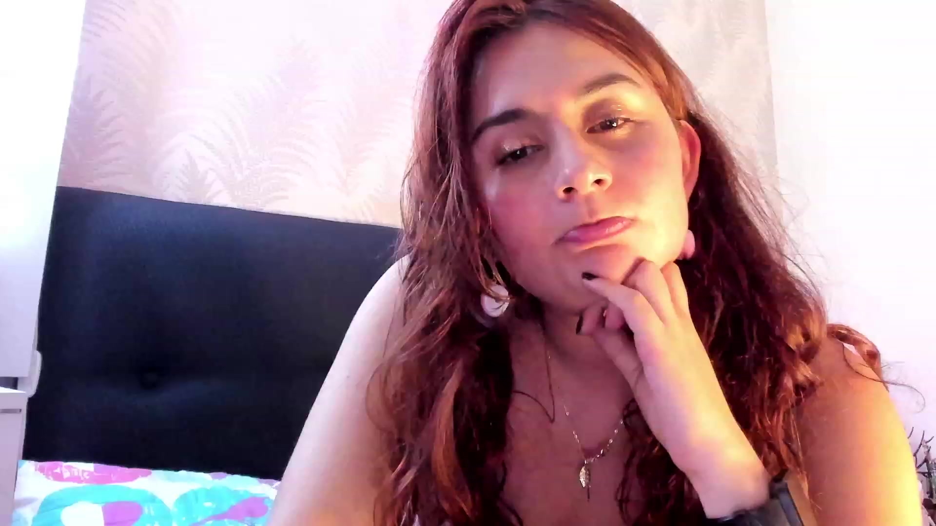 Gallery image thumbnail from NaughtySaraa's myfreecams stream on, 01/05/2024, 06:26 image 10 of 20