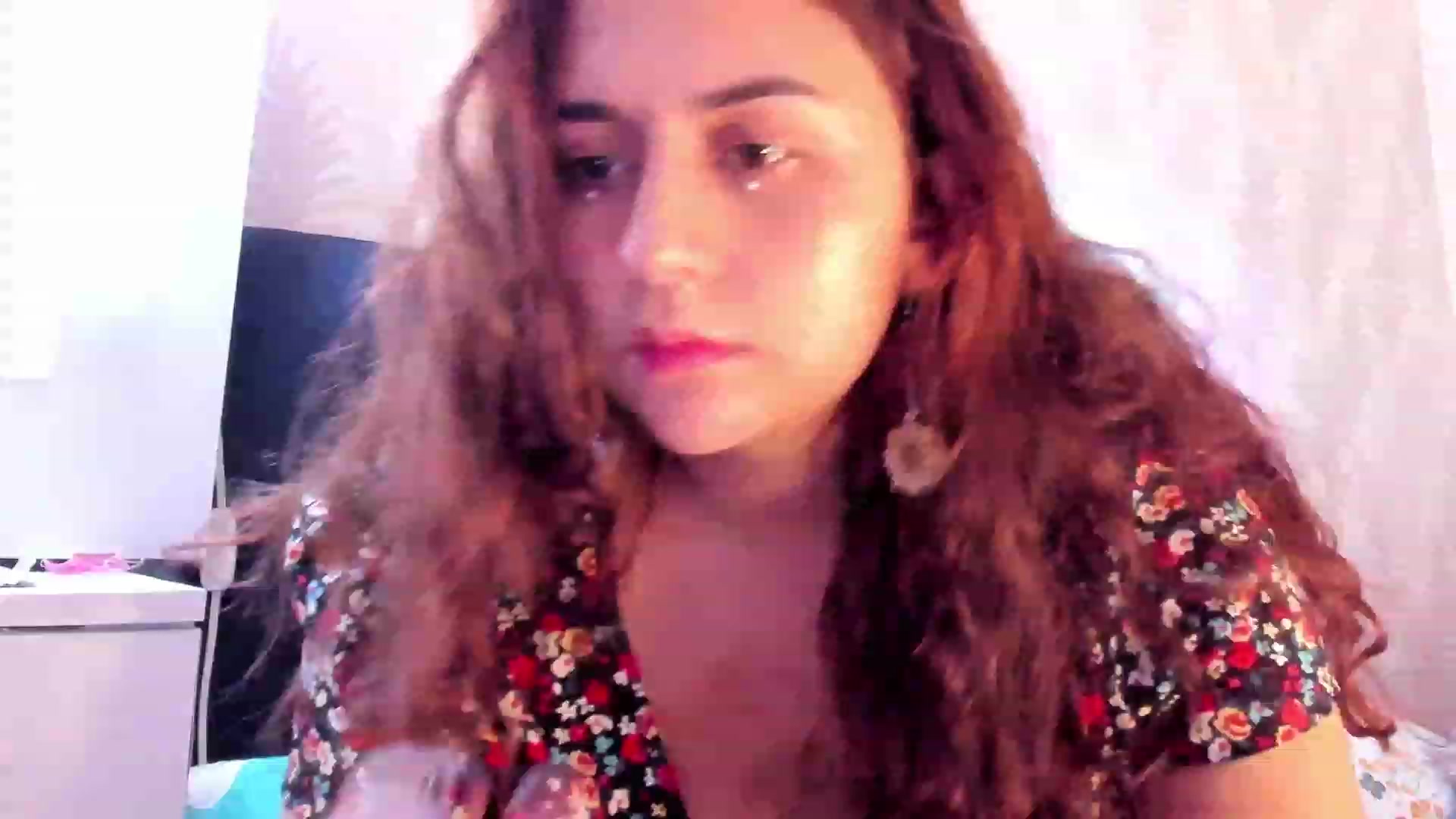 Gallery image thumbnail from NaughtySaraa's myfreecams stream on, 01/10/2024, 04:16 image 10 of 20