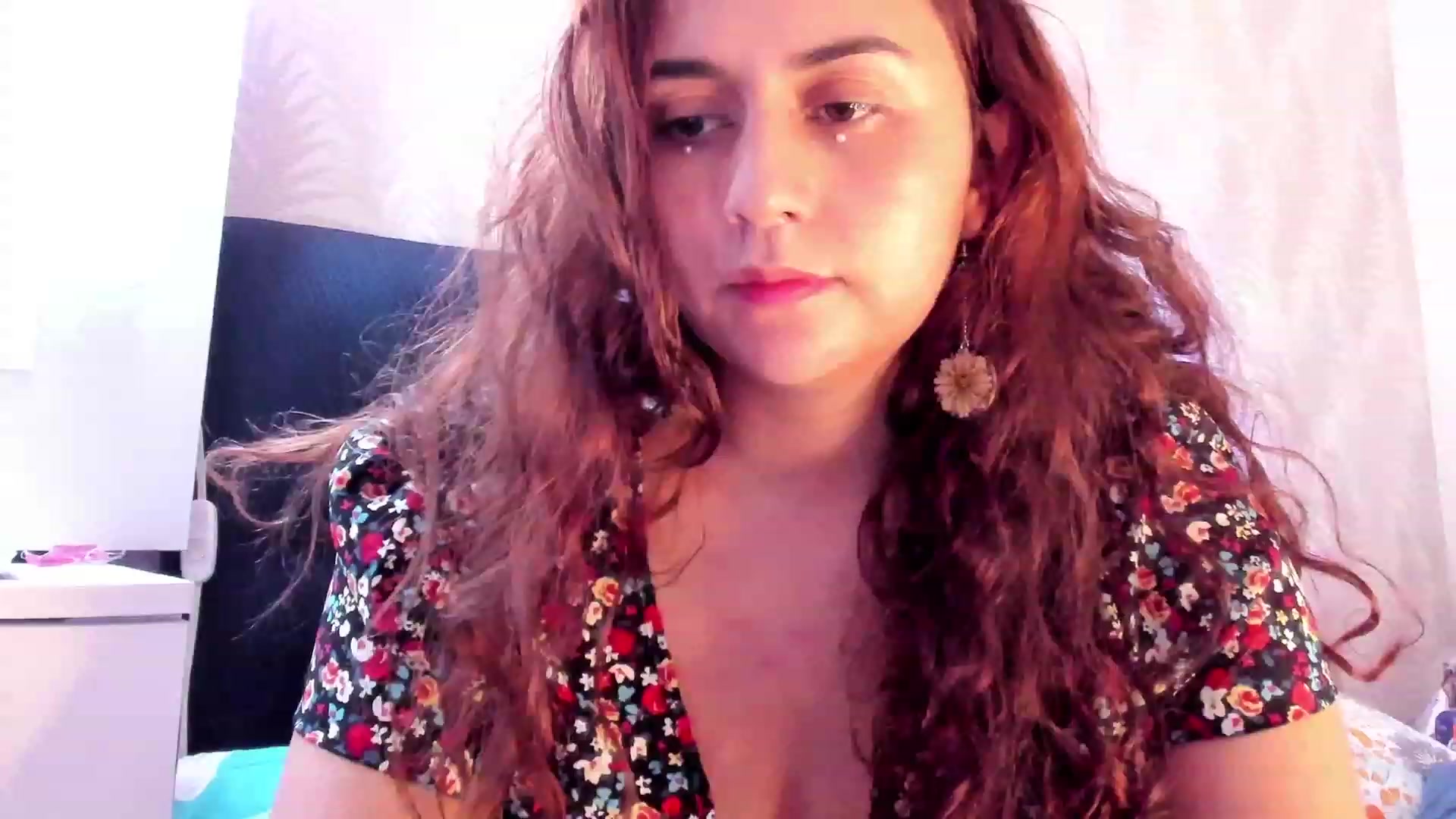 Gallery image thumbnail from NaughtySaraa's myfreecams stream on, 01/10/2024, 04:16 image 9 of 20