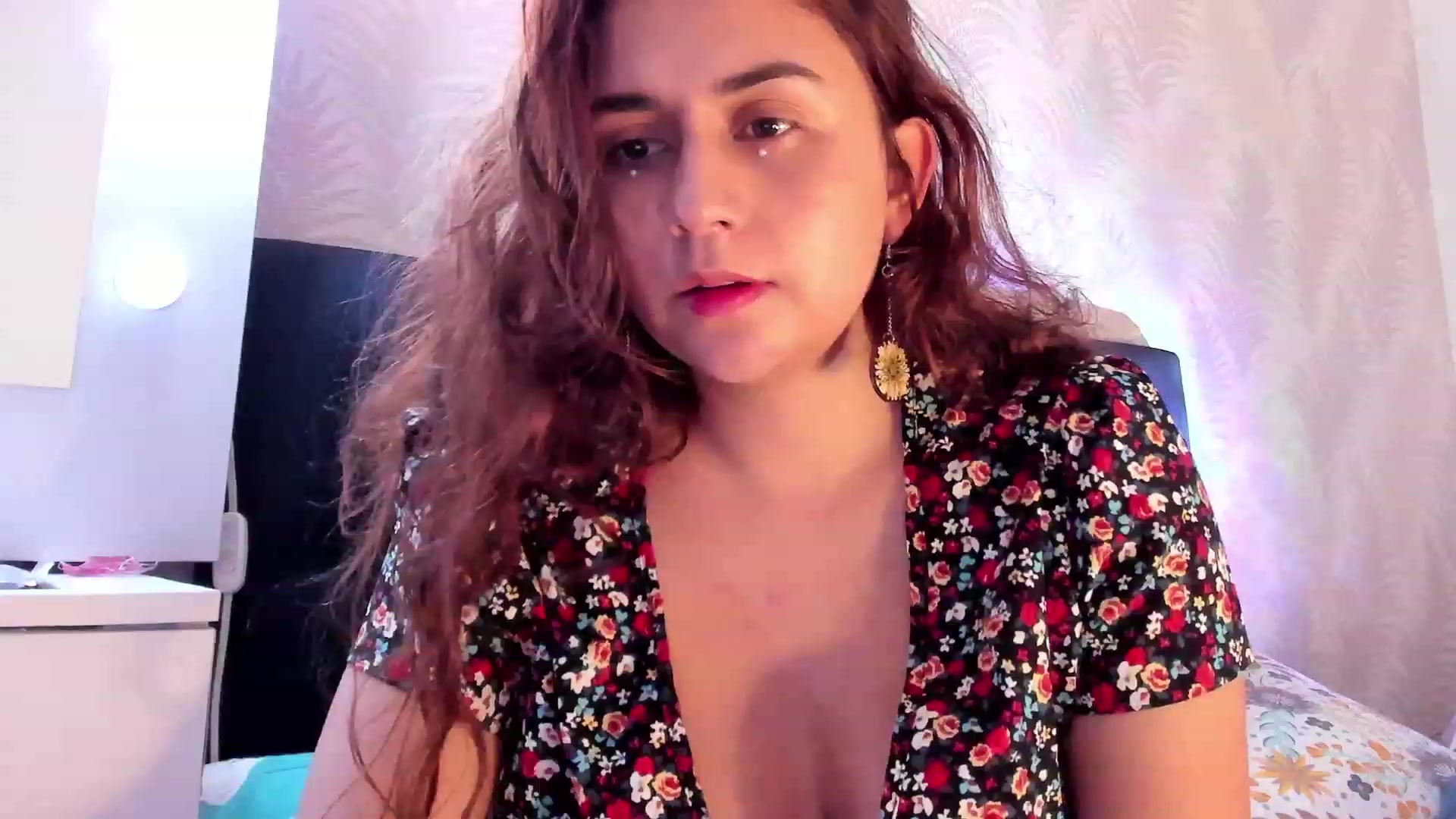 Gallery image thumbnail from NaughtySaraa's myfreecams stream on, 01/10/2024, 04:16 image 6 of 20