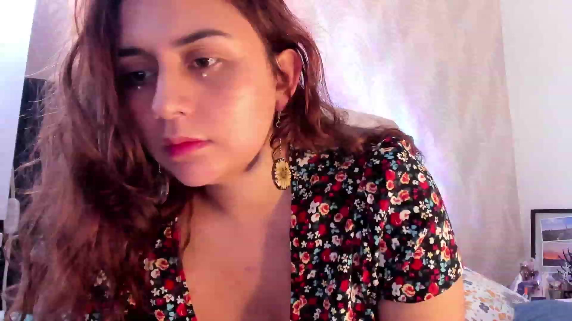 Gallery image thumbnail from NaughtySaraa's myfreecams stream on, 01/10/2024, 04:16 image 12 of 20