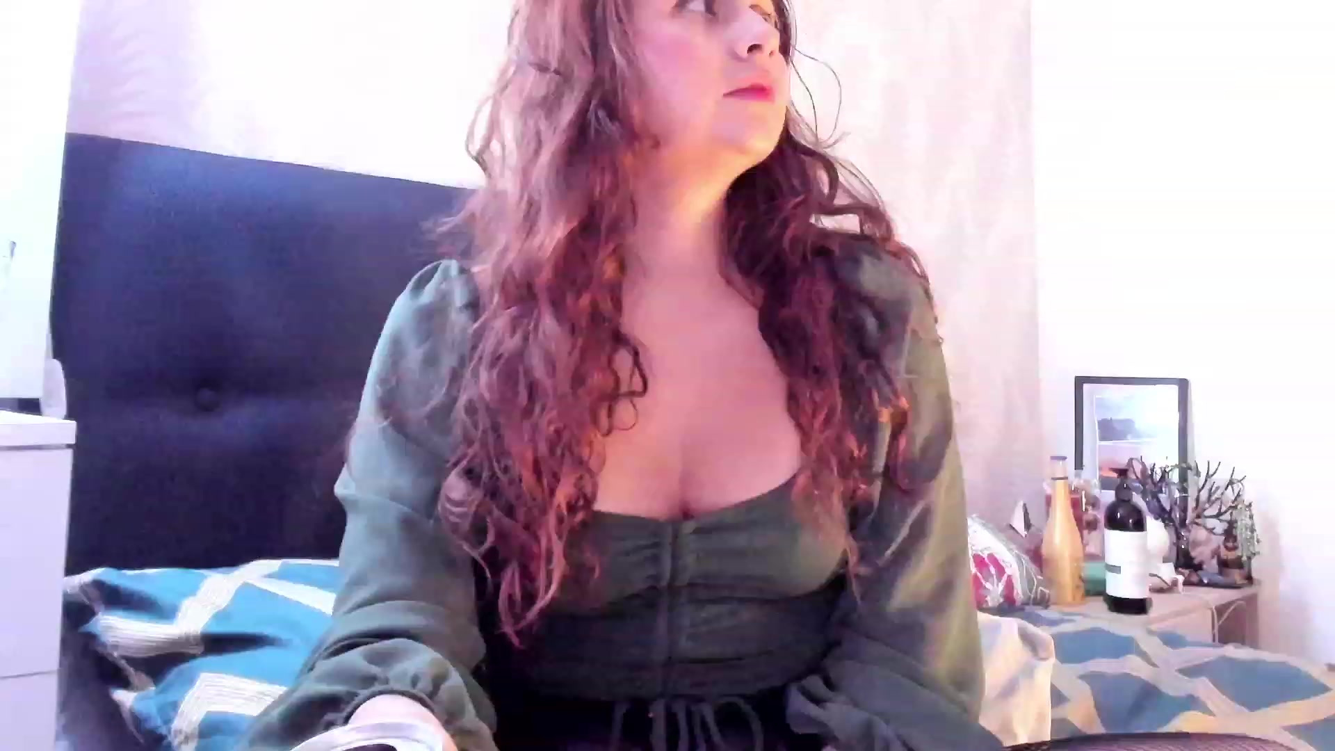 Gallery image thumbnail from NaughtySaraa's myfreecams stream on, 02/09/2024, 04:56 image 7 of 20