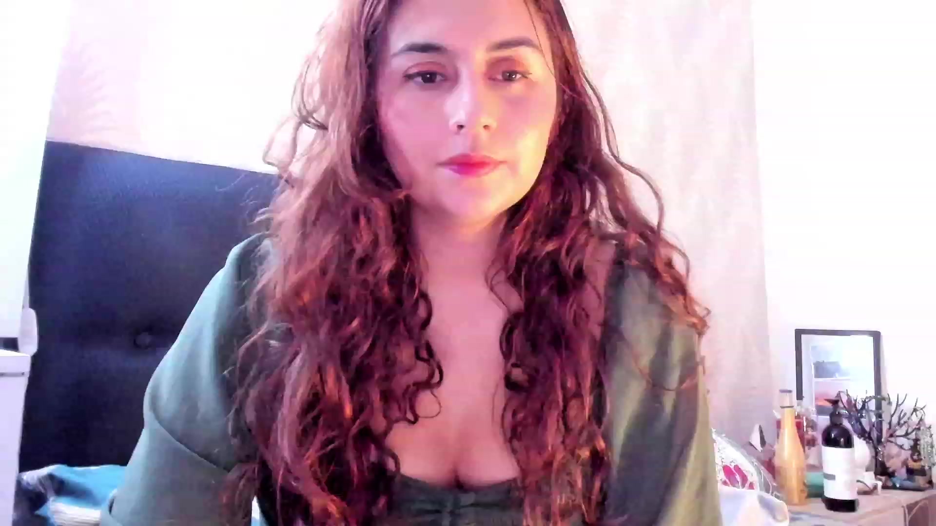 Gallery image thumbnail from NaughtySaraa's myfreecams stream on, 02/09/2024, 04:56 image 9 of 20