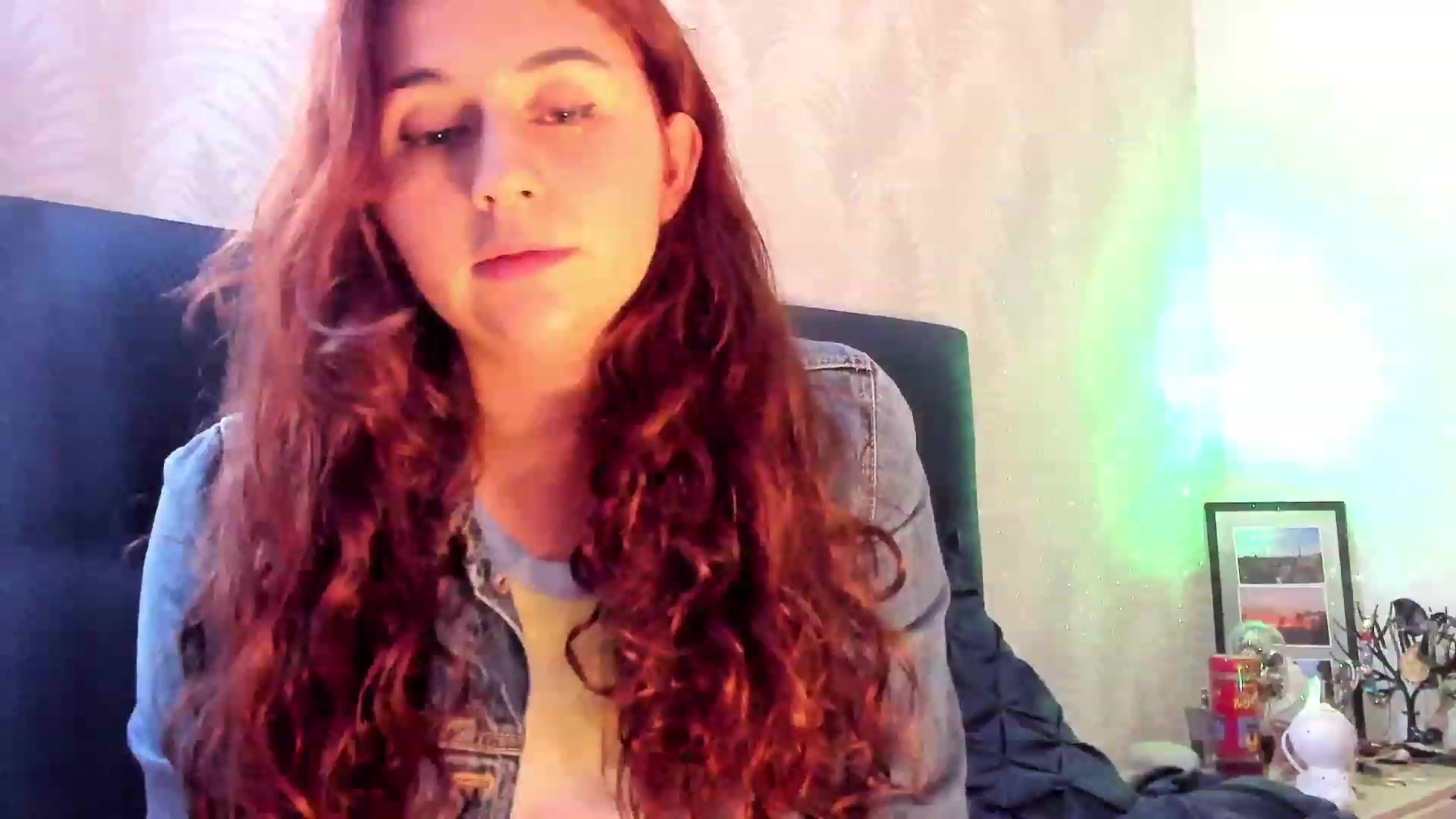 Gallery image thumbnail from NaughtySaraa's myfreecams stream on, 03/14/2024, 05:43 image 10 of 20