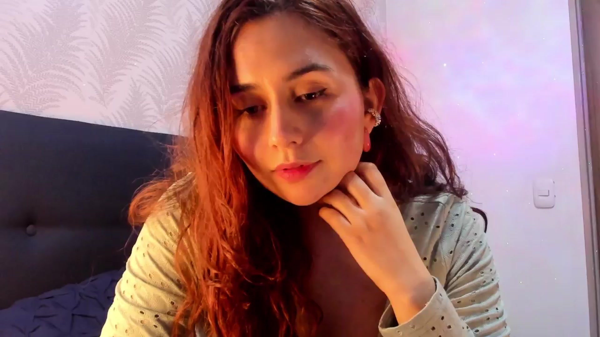 Gallery image thumbnail from NaughtySaraa's myfreecams stream on, 05/28/2024, 06:21 image 12 of 20