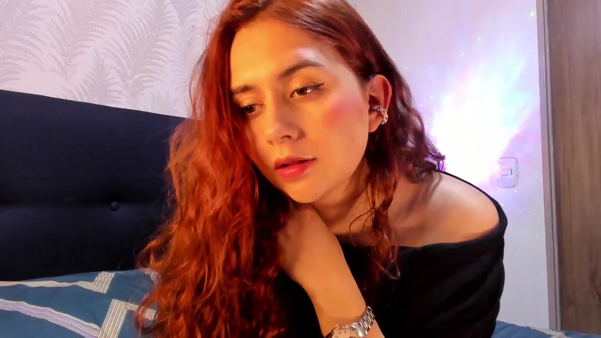 Gallery image thumbnail from NaughtySaraa's myfreecams stream on, 06/20/2024, 04:19 image 4 of 20