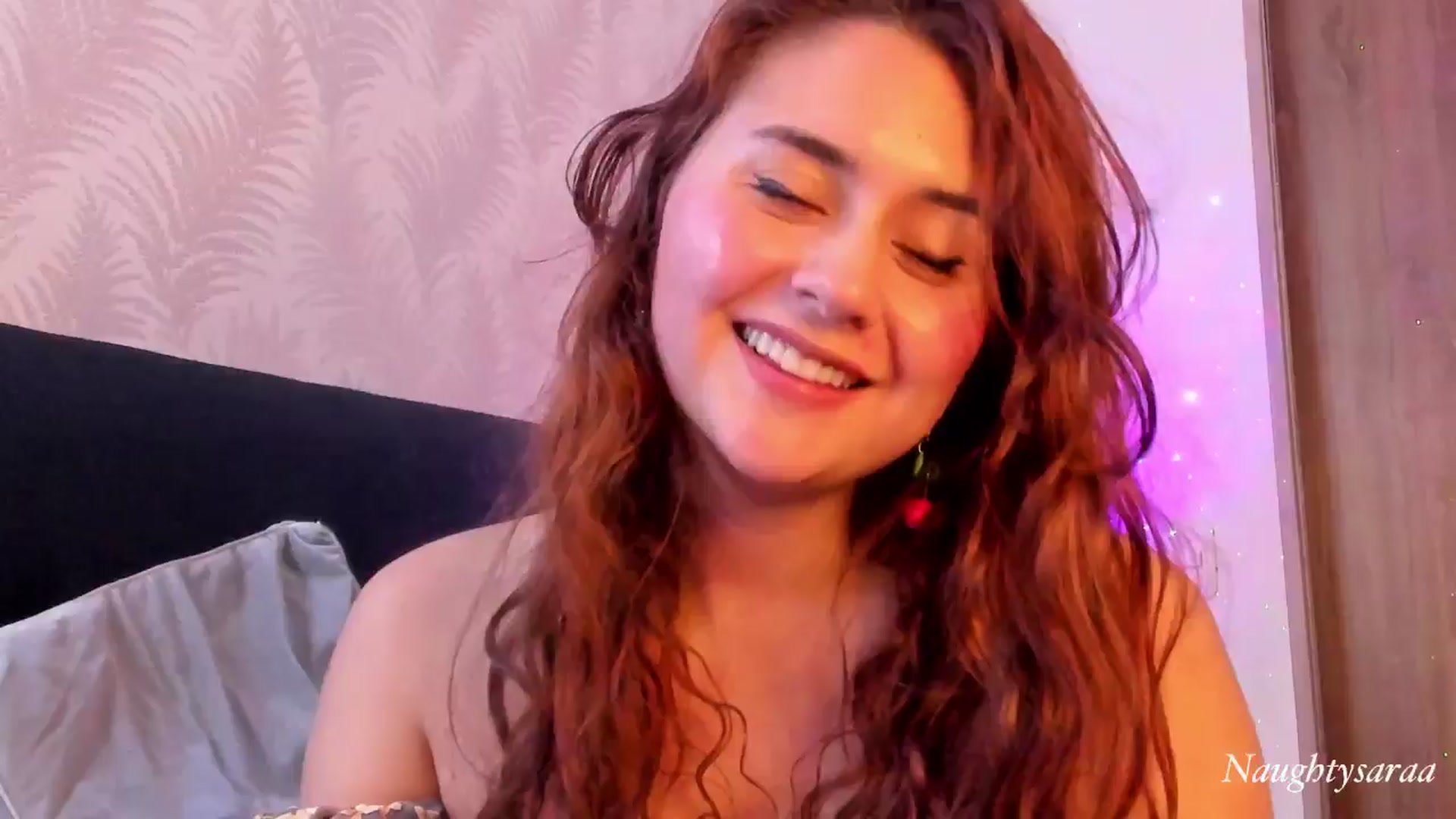 Gallery image thumbnail from NaughtySaraa's myfreecams stream on, 07/12/2024, 06:44 image 18 of 20