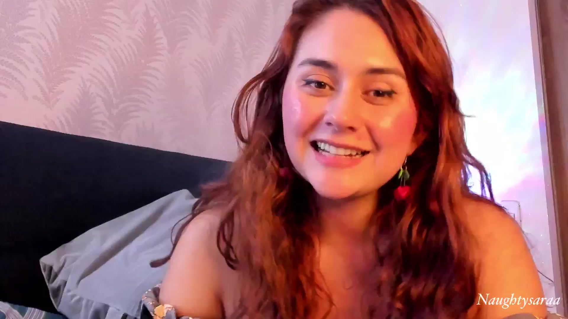 Gallery image thumbnail from NaughtySaraa's myfreecams stream on, 07/12/2024, 06:44 image 14 of 20